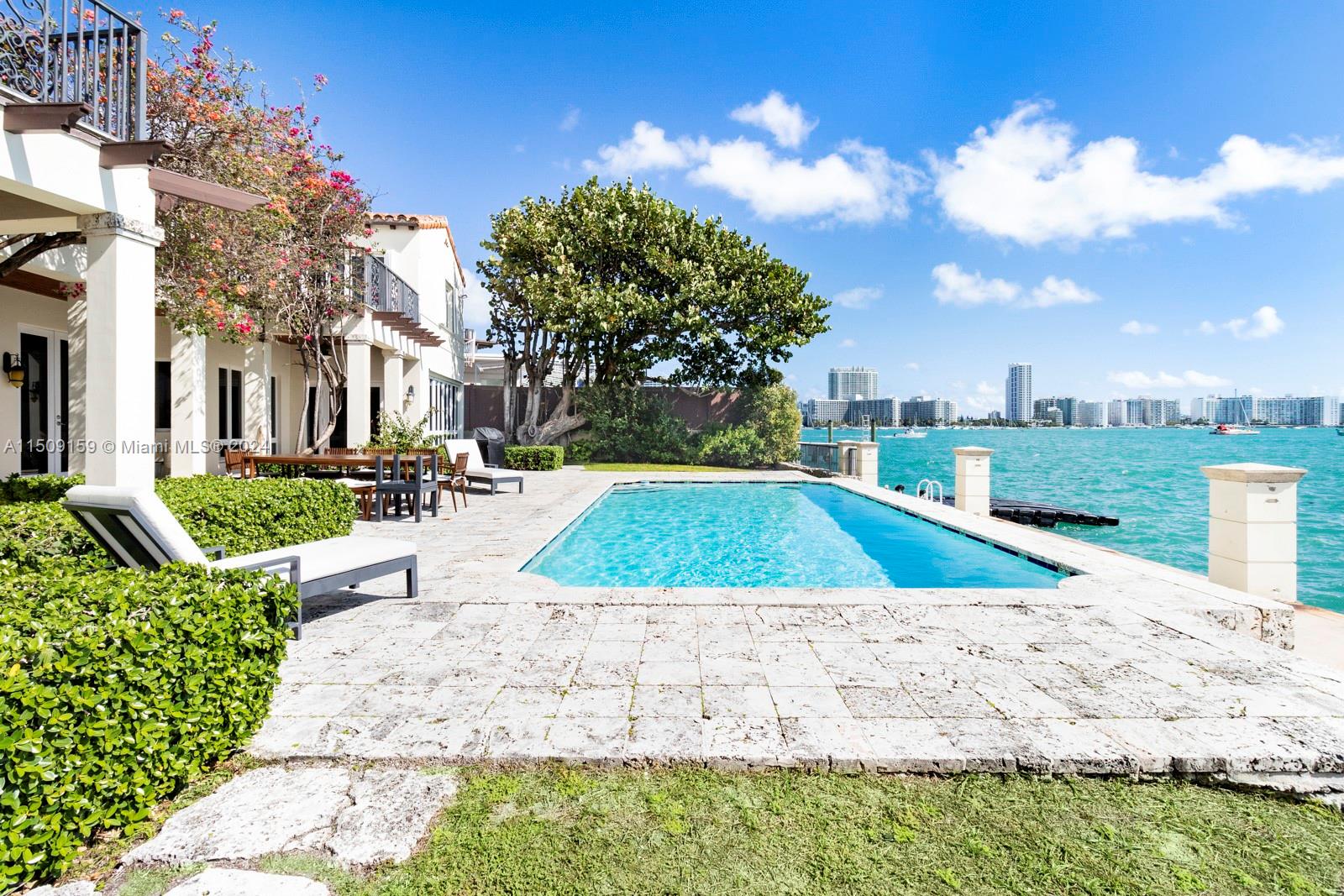 11 E Rivo Alto Dr, Miami Beach, Florida 33139, 5 Bedrooms Bedrooms, ,5 BathroomsBathrooms,Residential,For Sale,11 E Rivo Alto Dr,A11509159