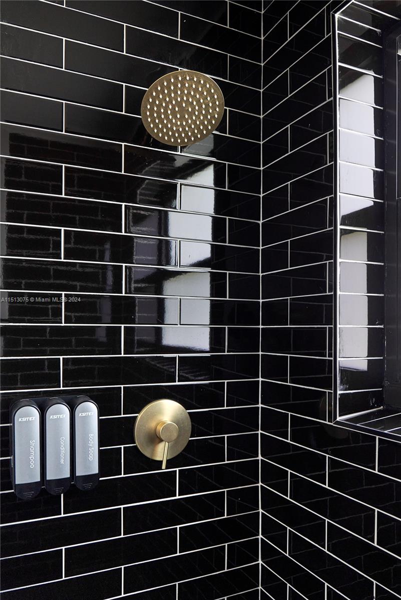 633 SW 4th St, Hallandale Beach, Florida 33009, 3 Bedrooms Bedrooms, ,2 BathroomsBathrooms,Residential,For Sale,633 SW 4th St,A11513075