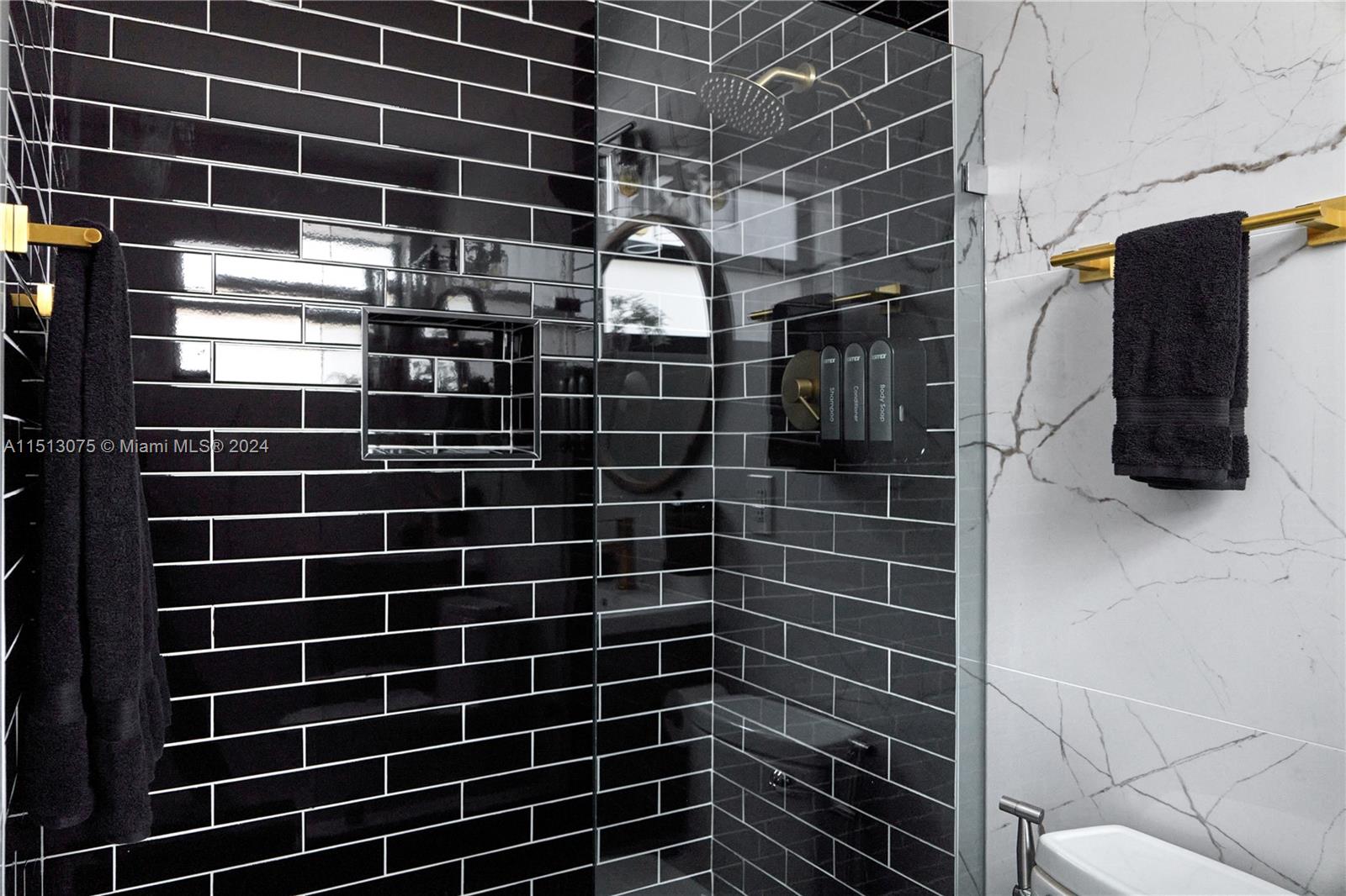 633 SW 4th St, Hallandale Beach, Florida 33009, 3 Bedrooms Bedrooms, ,2 BathroomsBathrooms,Residential,For Sale,633 SW 4th St,A11513075