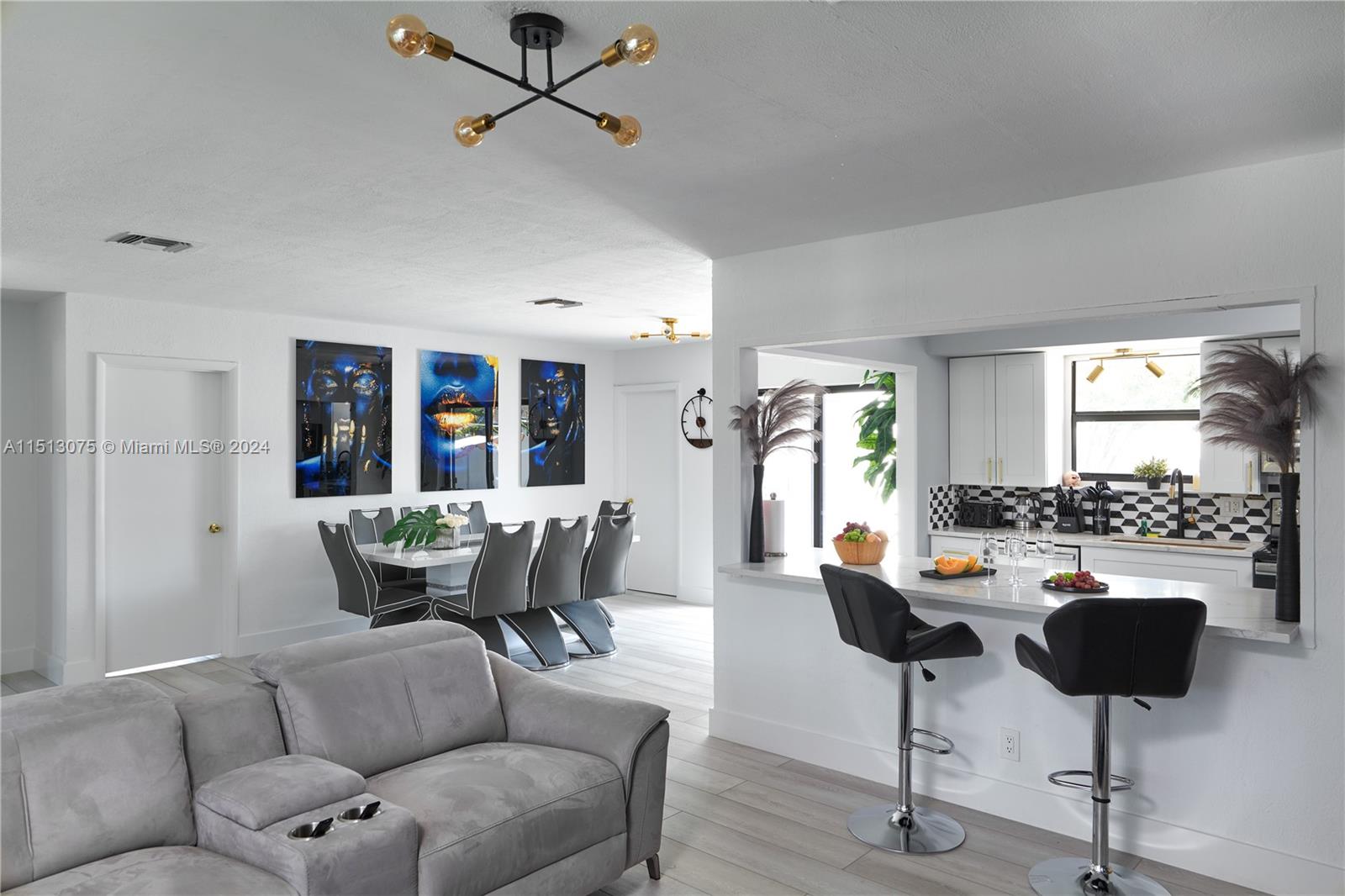 633 SW 4th St, Hallandale Beach, Florida 33009, 3 Bedrooms Bedrooms, ,2 BathroomsBathrooms,Residential,For Sale,633 SW 4th St,A11513075