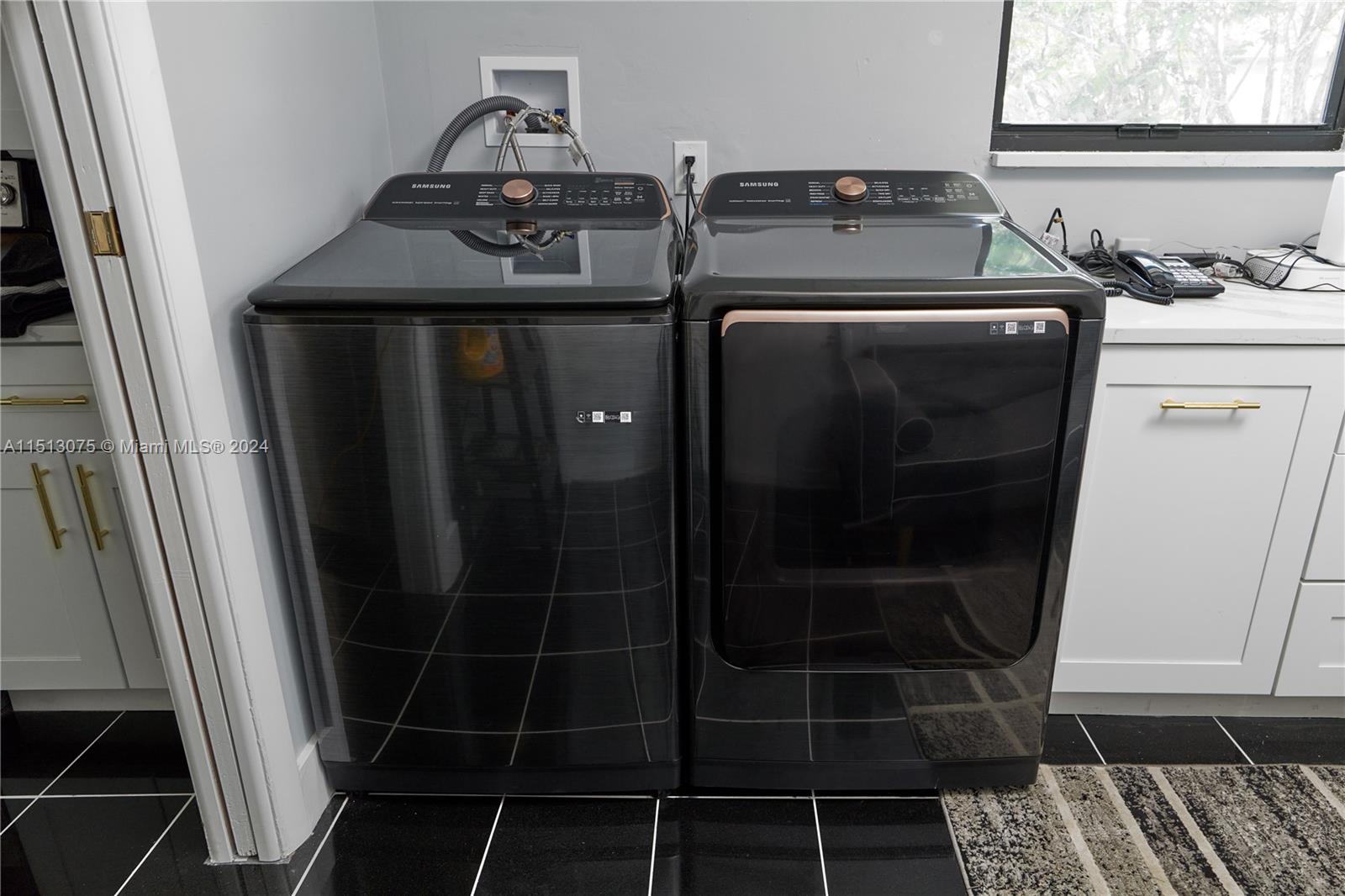 633 SW 4th St, Hallandale Beach, Florida 33009, 3 Bedrooms Bedrooms, ,2 BathroomsBathrooms,Residential,For Sale,633 SW 4th St,A11513075