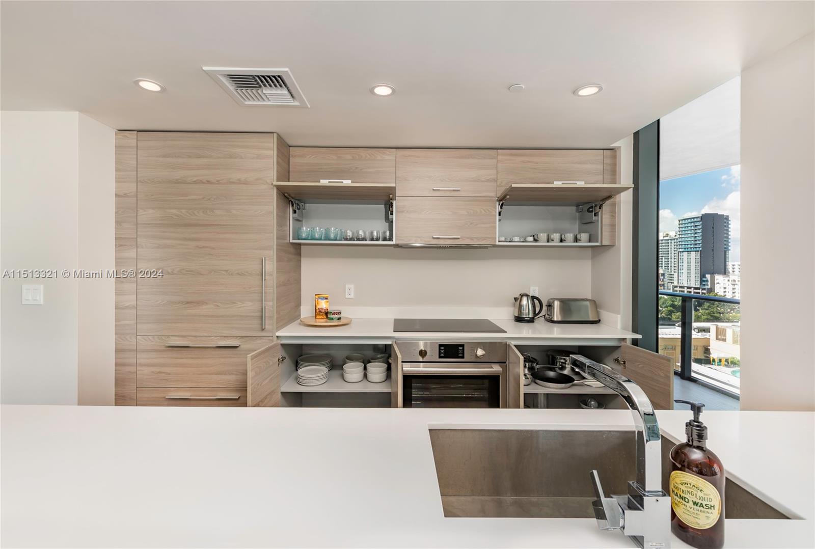 1300 S miami ave 1001, Miami, Florida 33128, 2 Bedrooms Bedrooms, ,2 BathroomsBathrooms,Residential,For Sale,1300 S miami ave 1001,A11513321