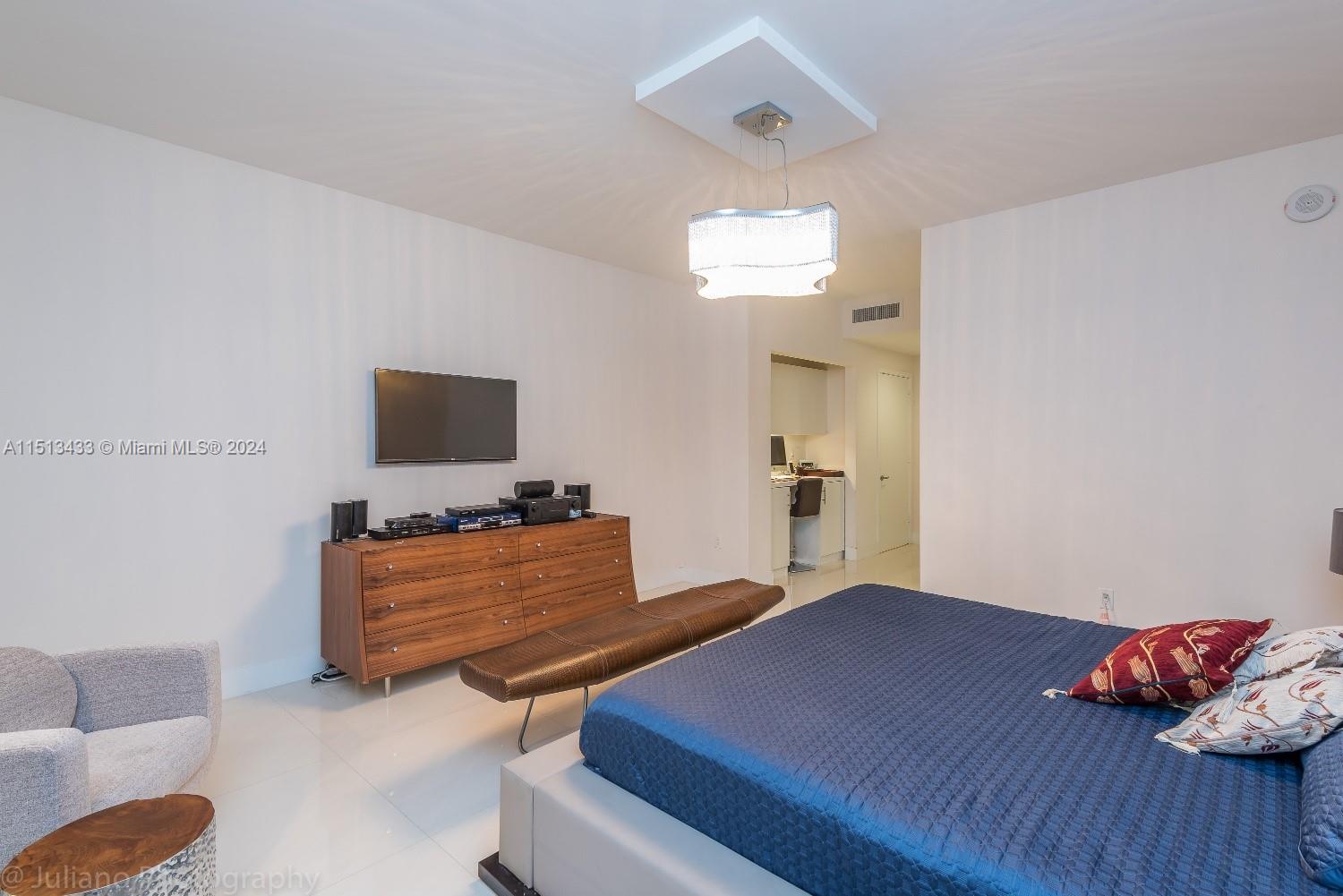 17301 Biscayne Blvd 210, North Miami Beach, Florida 33160, 3 Bedrooms Bedrooms, ,3 BathroomsBathrooms,Residential,For Sale,17301 Biscayne Blvd 210,A11513433