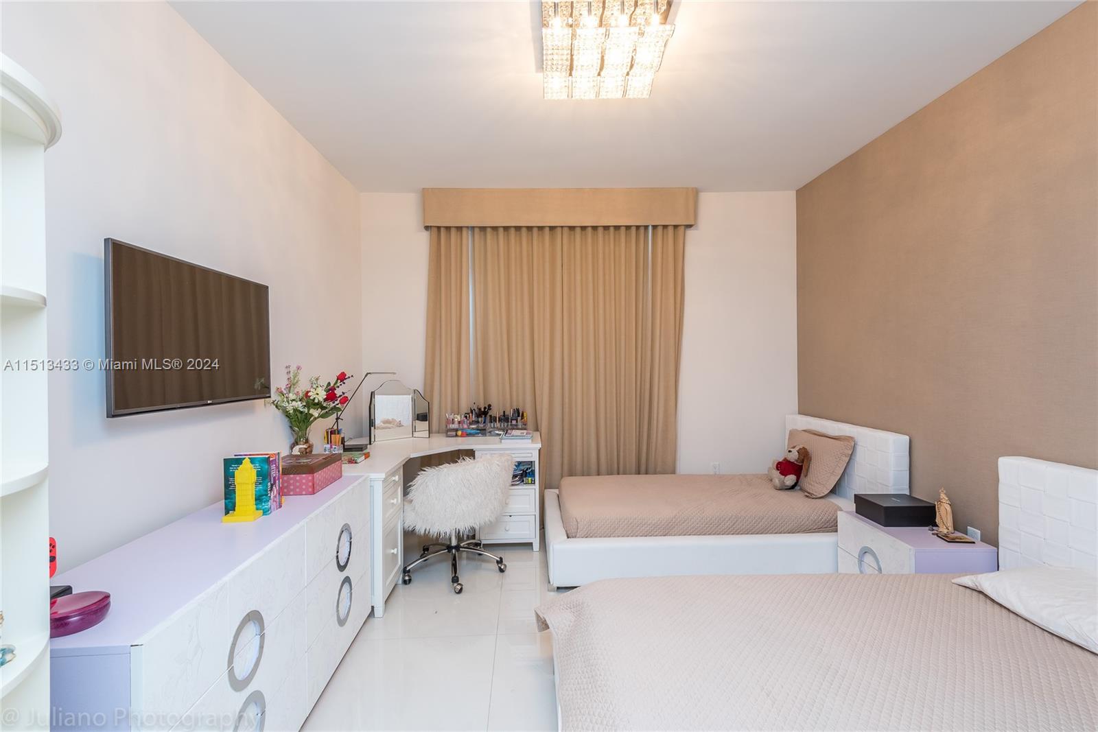 17301 Biscayne Blvd 210, North Miami Beach, Florida 33160, 3 Bedrooms Bedrooms, ,3 BathroomsBathrooms,Residential,For Sale,17301 Biscayne Blvd 210,A11513433