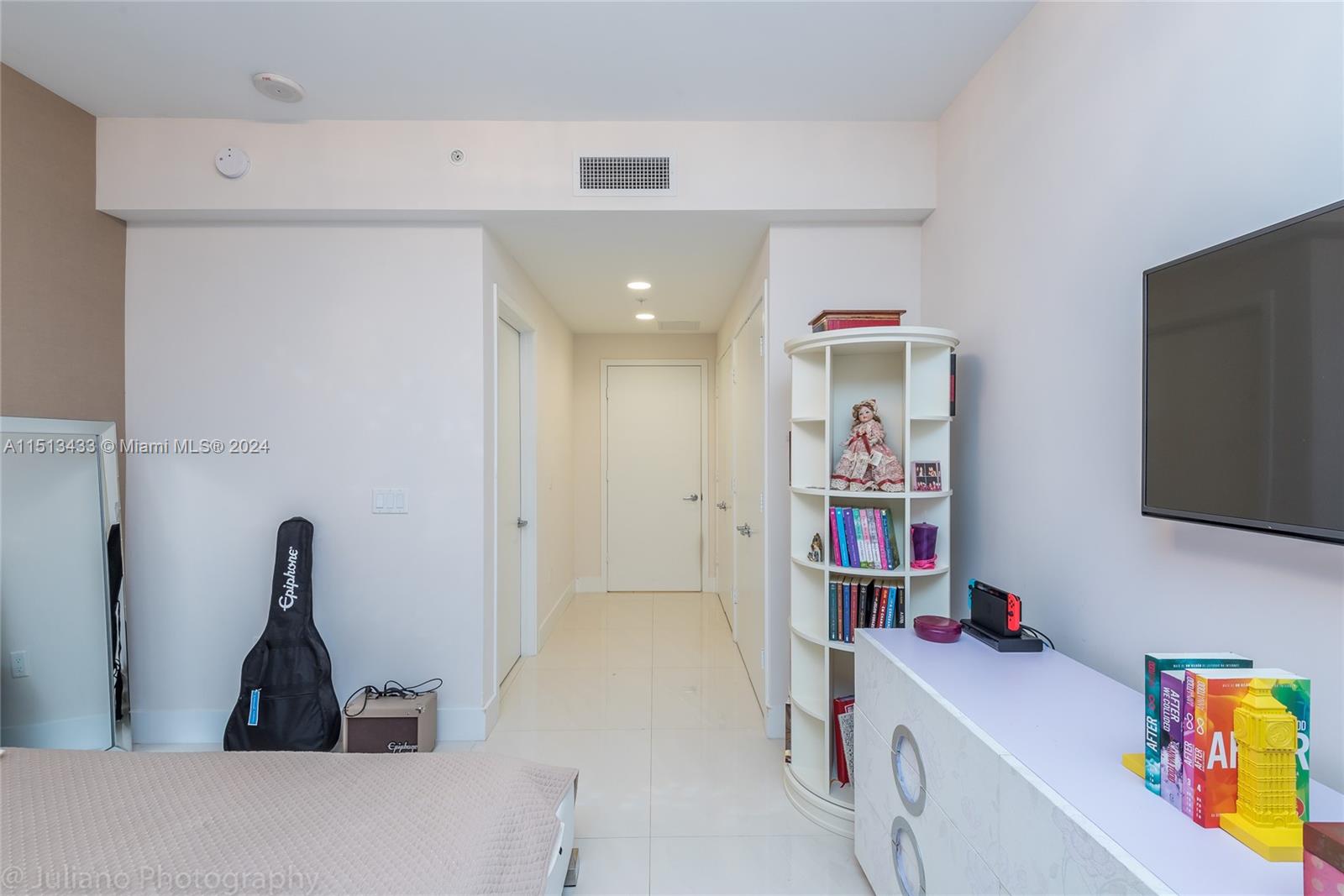 17301 Biscayne Blvd 210, North Miami Beach, Florida 33160, 3 Bedrooms Bedrooms, ,3 BathroomsBathrooms,Residential,For Sale,17301 Biscayne Blvd 210,A11513433