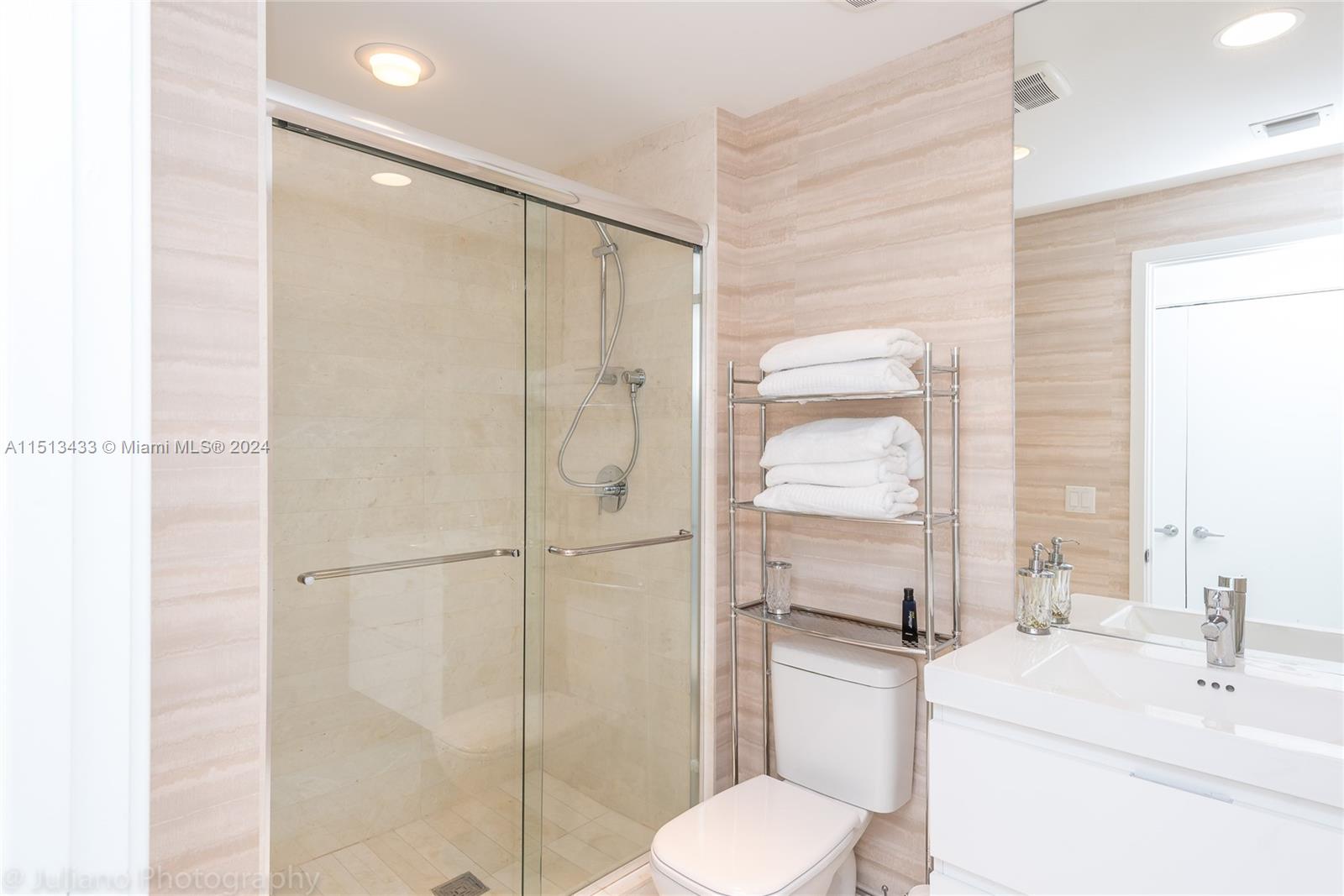 17301 Biscayne Blvd 210, North Miami Beach, Florida 33160, 3 Bedrooms Bedrooms, ,3 BathroomsBathrooms,Residential,For Sale,17301 Biscayne Blvd 210,A11513433