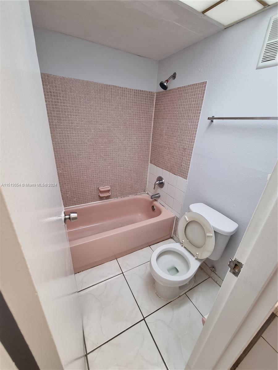 Pembroke Park, Florida 33023, 2 Bedrooms Bedrooms, ,2 BathroomsBathrooms,Residential,For Sale,A11513054