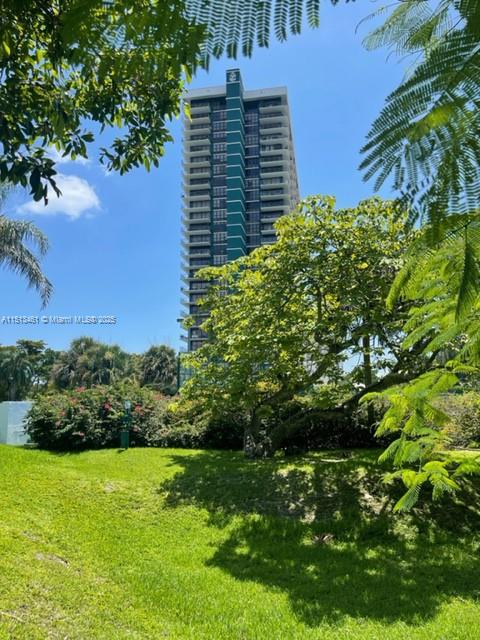 View from Livingroom, wrap arouns balcony