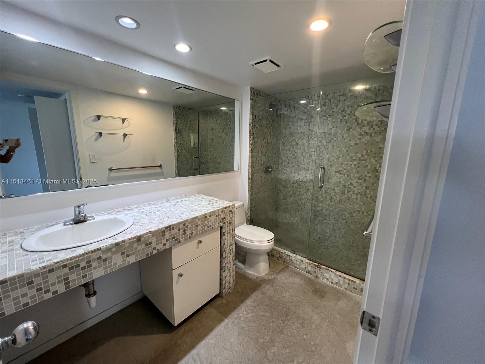 Open kitchen to spacious area