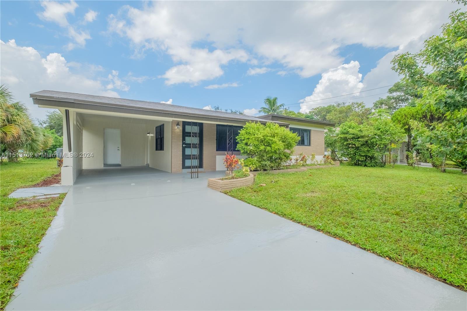 4303 NW 5th Ave, Oakland Park, Florida 33309, 2 Bedrooms Bedrooms, ,1 BathroomBathrooms,Residentiallease,For Rent,4303 NW 5th Ave,A11513702