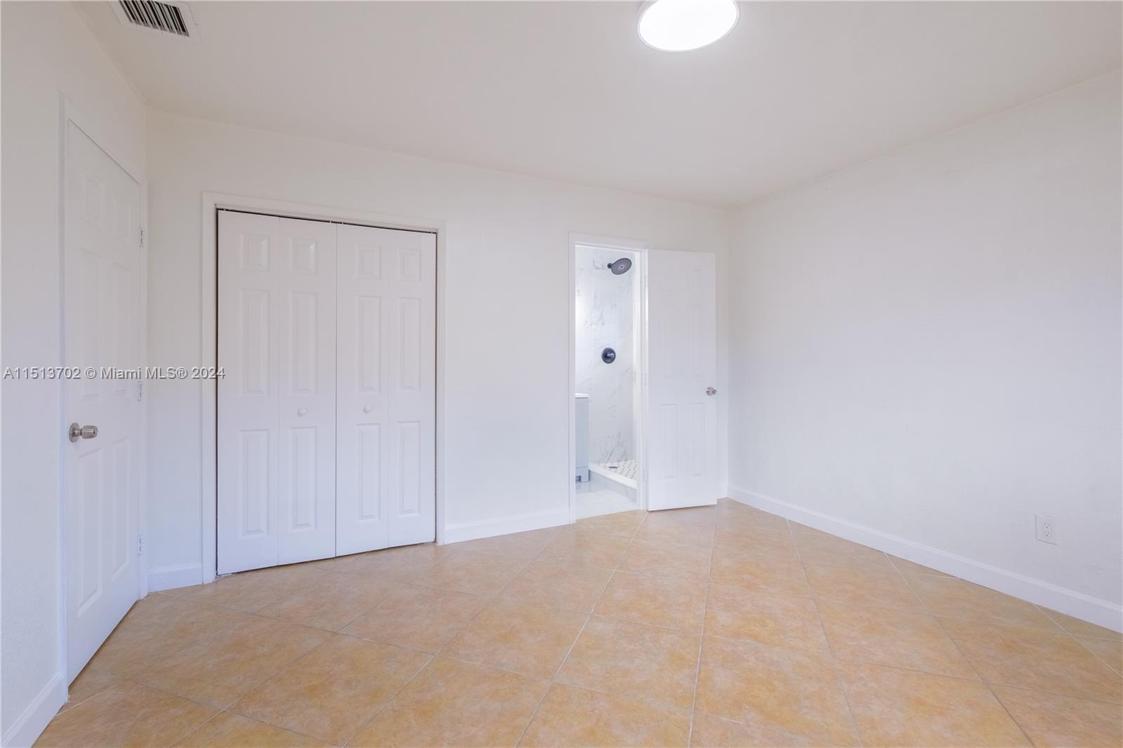 4303 NW 5th Ave, Oakland Park, Florida 33309, 2 Bedrooms Bedrooms, ,1 BathroomBathrooms,Residentiallease,For Rent,4303 NW 5th Ave,A11513702