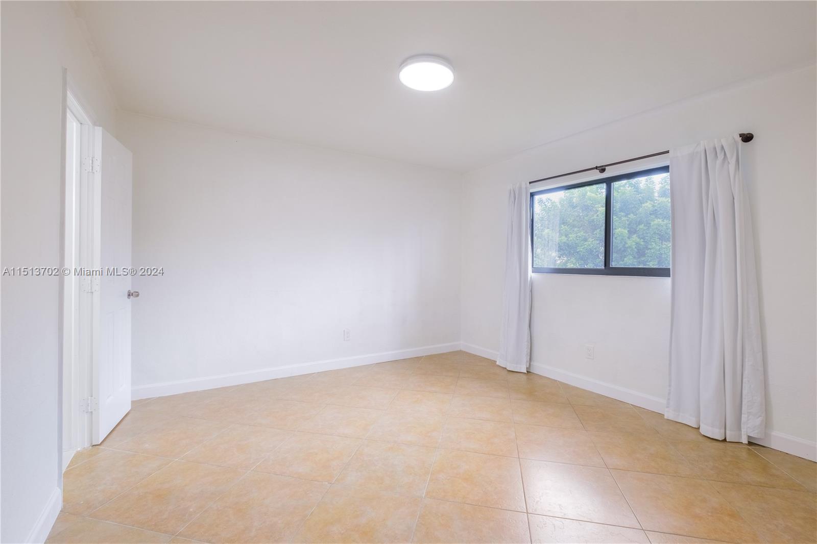 4303 NW 5th Ave, Oakland Park, Florida 33309, 2 Bedrooms Bedrooms, ,1 BathroomBathrooms,Residentiallease,For Rent,4303 NW 5th Ave,A11513702