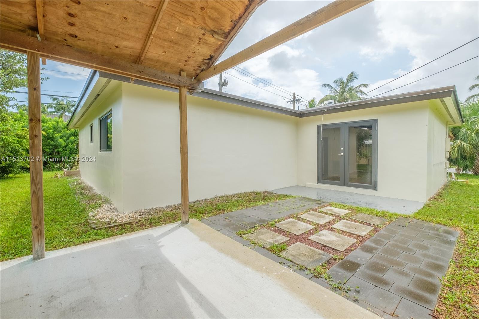 4303 NW 5th Ave, Oakland Park, Florida 33309, 2 Bedrooms Bedrooms, ,1 BathroomBathrooms,Residentiallease,For Rent,4303 NW 5th Ave,A11513702