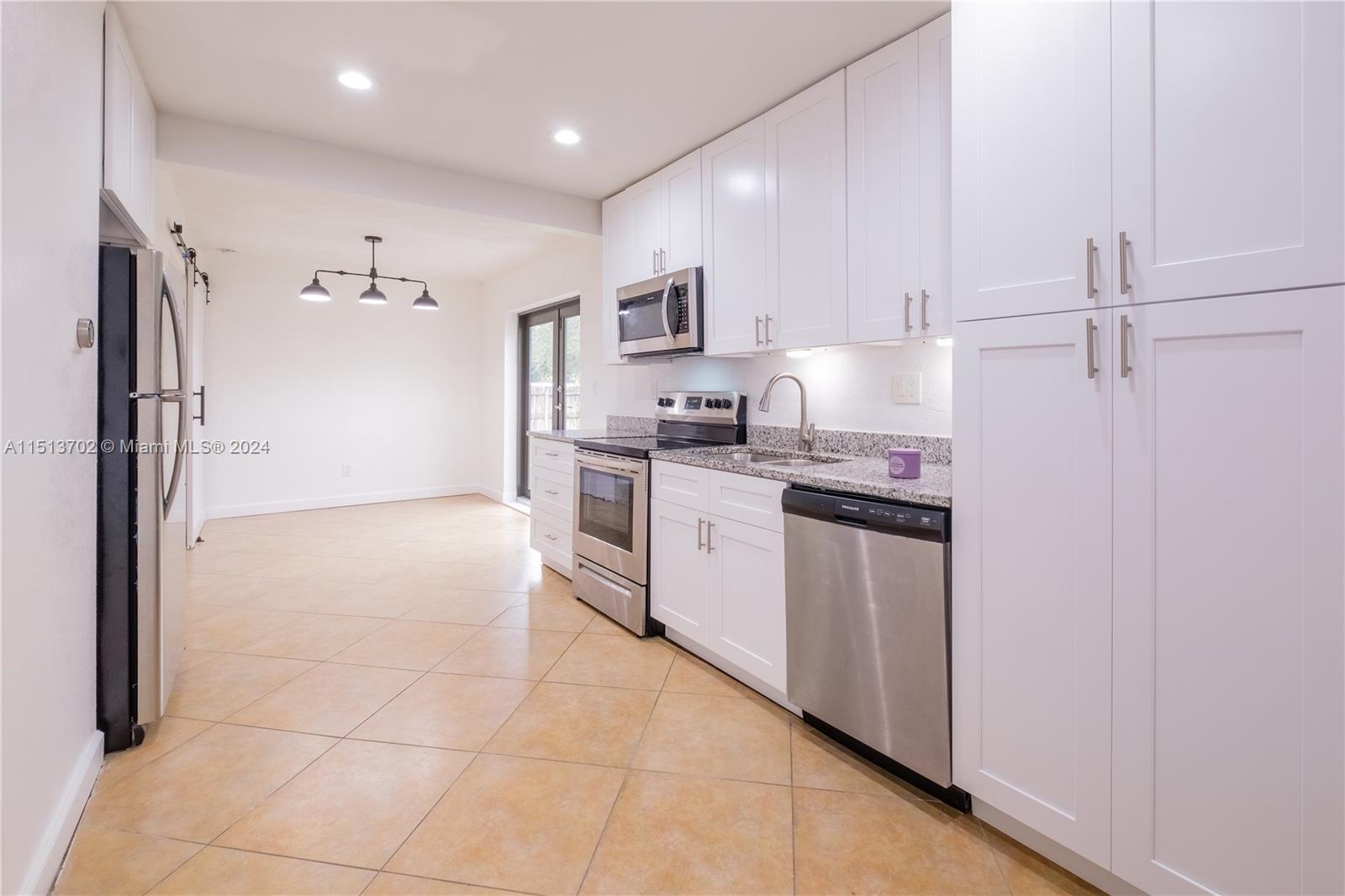 4303 NW 5th Ave, Oakland Park, Florida 33309, 2 Bedrooms Bedrooms, ,1 BathroomBathrooms,Residentiallease,For Rent,4303 NW 5th Ave,A11513702