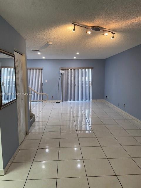 452 SW 2nd St 12, Miami, Florida 33130, 3 Bedrooms Bedrooms, ,1 BathroomBathrooms,Residentiallease,For Rent,452 SW 2nd St 12,A11513558