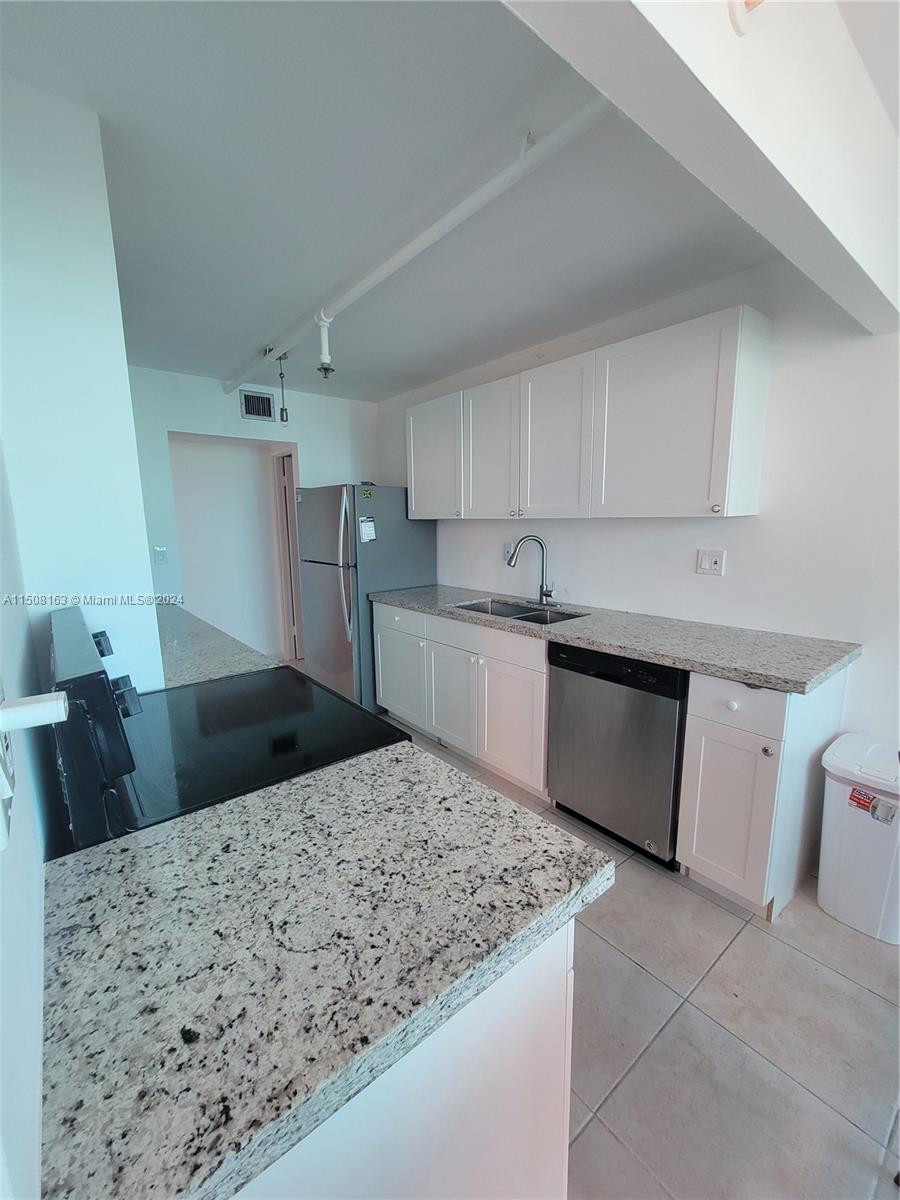 210 N 174th St 1514, Sunny Isles Beach, Florida 33160, 1 Bedroom Bedrooms, ,1 BathroomBathrooms,Residentiallease,For Rent,210 N 174th St 1514,A11508163