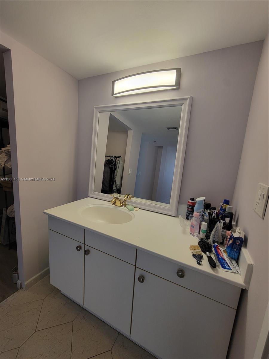 210 N 174th St 1514, Sunny Isles Beach, Florida 33160, 1 Bedroom Bedrooms, ,1 BathroomBathrooms,Residentiallease,For Rent,210 N 174th St 1514,A11508163