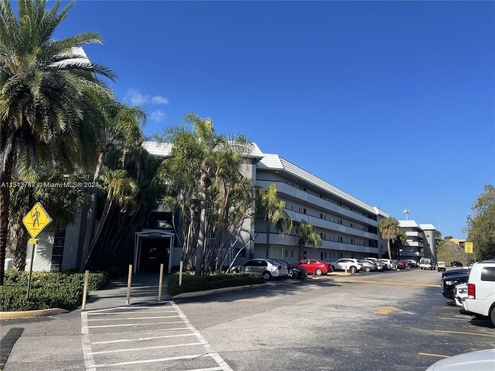 10820 SW 200th dr OFC, Cutler Bay, Florida 33157, 2 Bedrooms Bedrooms, ,1 BathroomBathrooms,Residentiallease,For Rent,10820 SW 200th dr OFC,A11513787