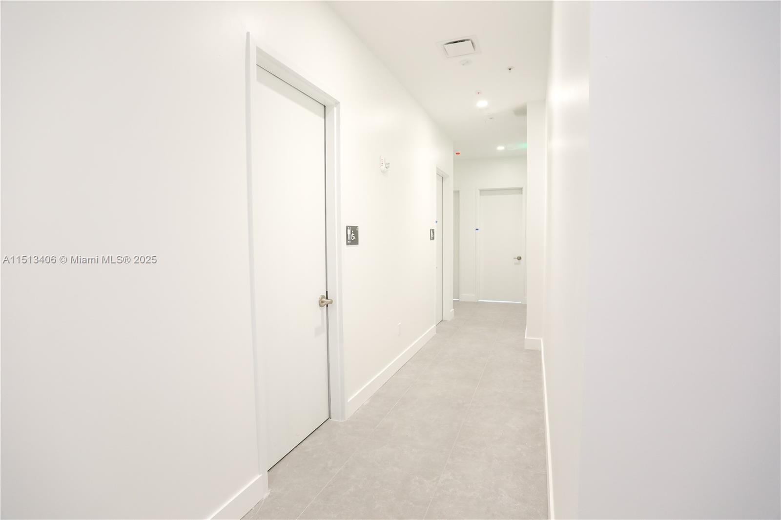 21290 BISCAYNE BLVD. 410, Aventura, Florida 33180, ,Commerciallease,For Rent,21290 BISCAYNE BLVD. 410,A11513406