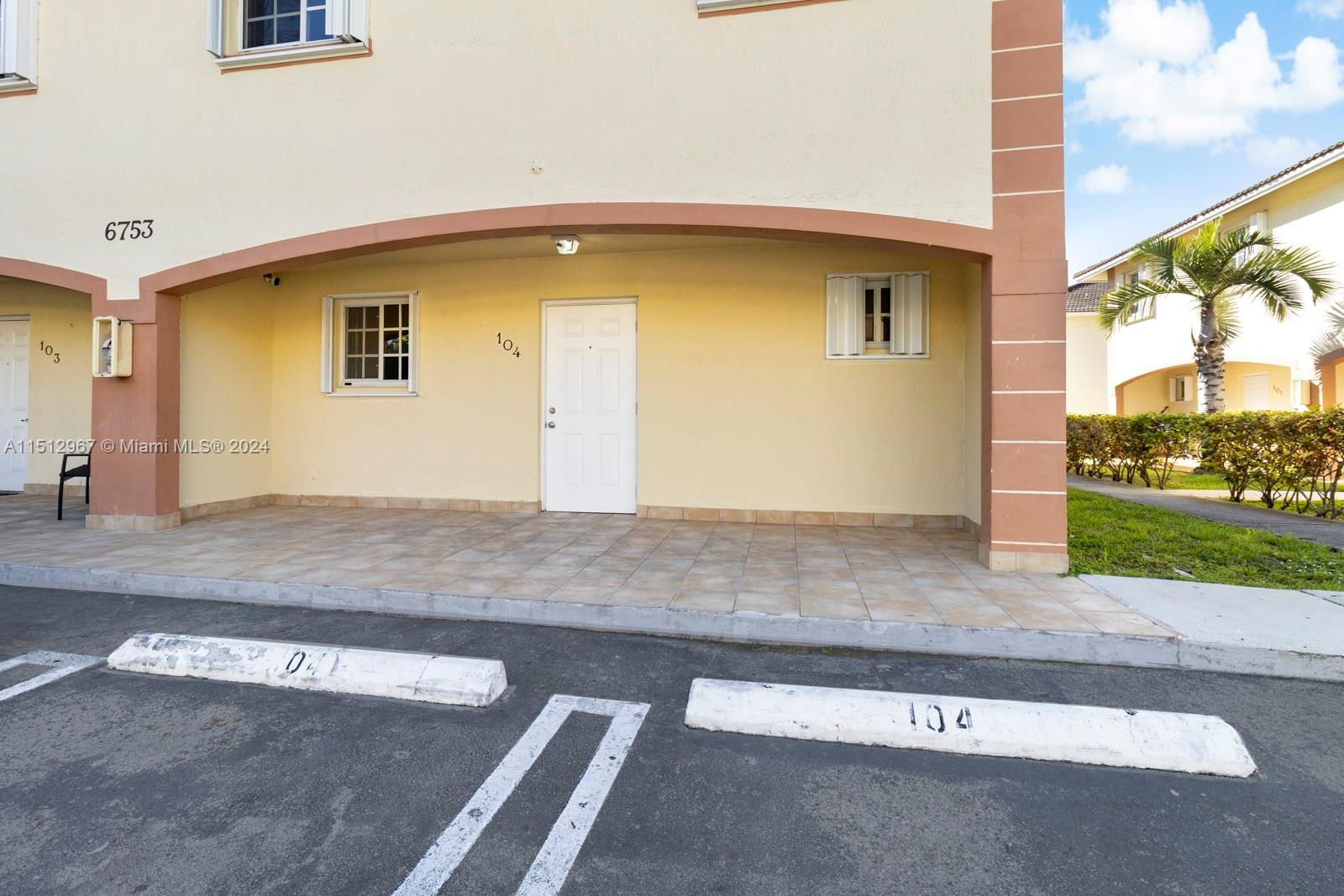 6753 NW 182nd St 104, Hialeah, Florida 33015, 3 Bedrooms Bedrooms, ,2 BathroomsBathrooms,Residential,For Sale,6753 NW 182nd St 104,A11512967