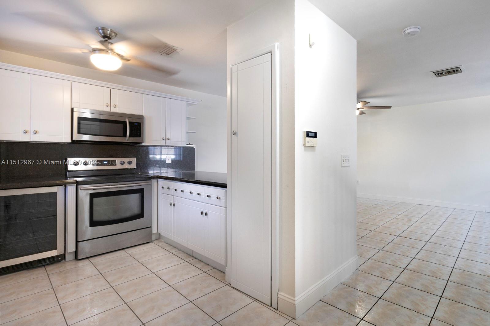 6753 NW 182nd St 104, Hialeah, Florida 33015, 3 Bedrooms Bedrooms, ,2 BathroomsBathrooms,Residential,For Sale,6753 NW 182nd St 104,A11512967