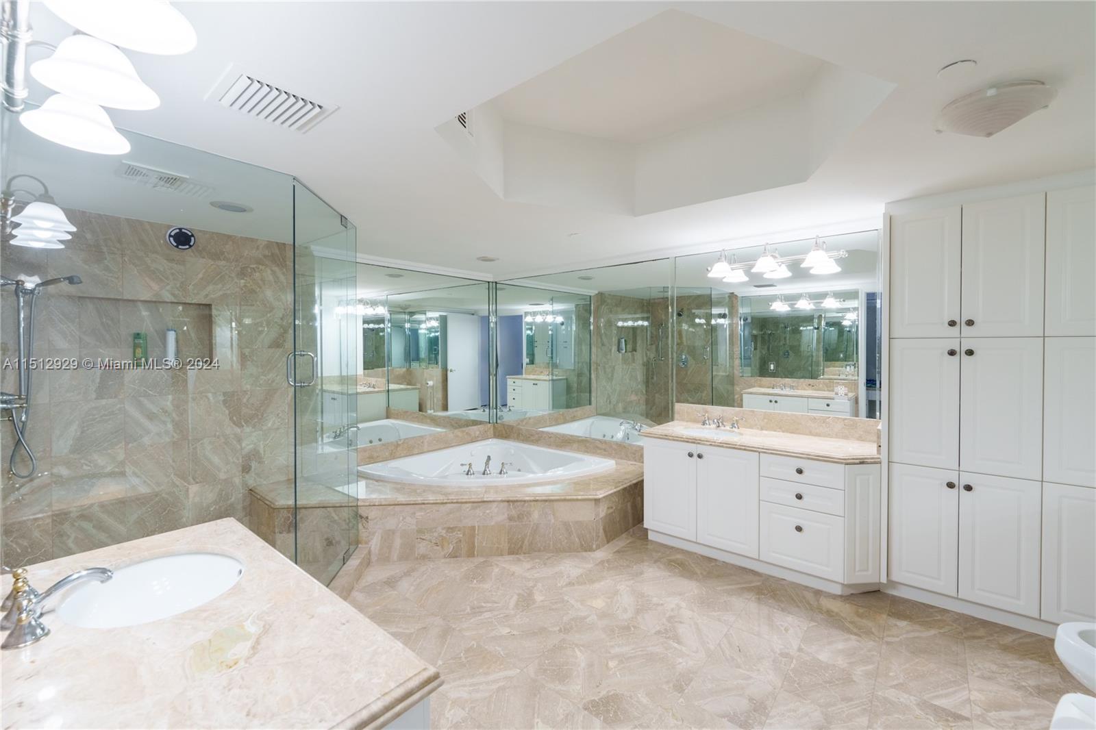 9595 Collins Ave N5-B, Surfside, Florida 33154, 3 Bedrooms Bedrooms, ,3 BathroomsBathrooms,Residential,For Sale,9595 Collins Ave N5-B,A11512929