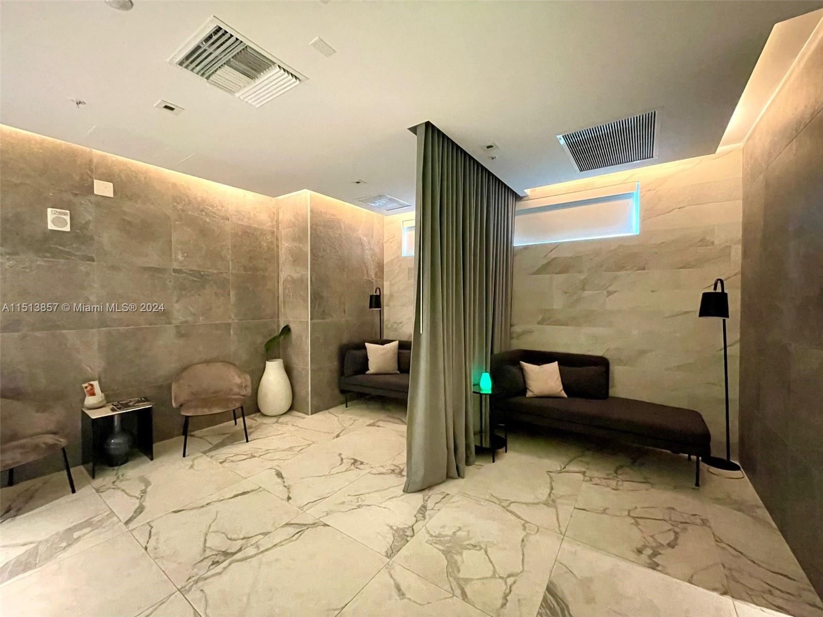 90 SW 3rd St 2207, Miami, Florida 33130, 1 Bedroom Bedrooms, ,1 BathroomBathrooms,Residential,For Sale,90 SW 3rd St 2207,A11513857