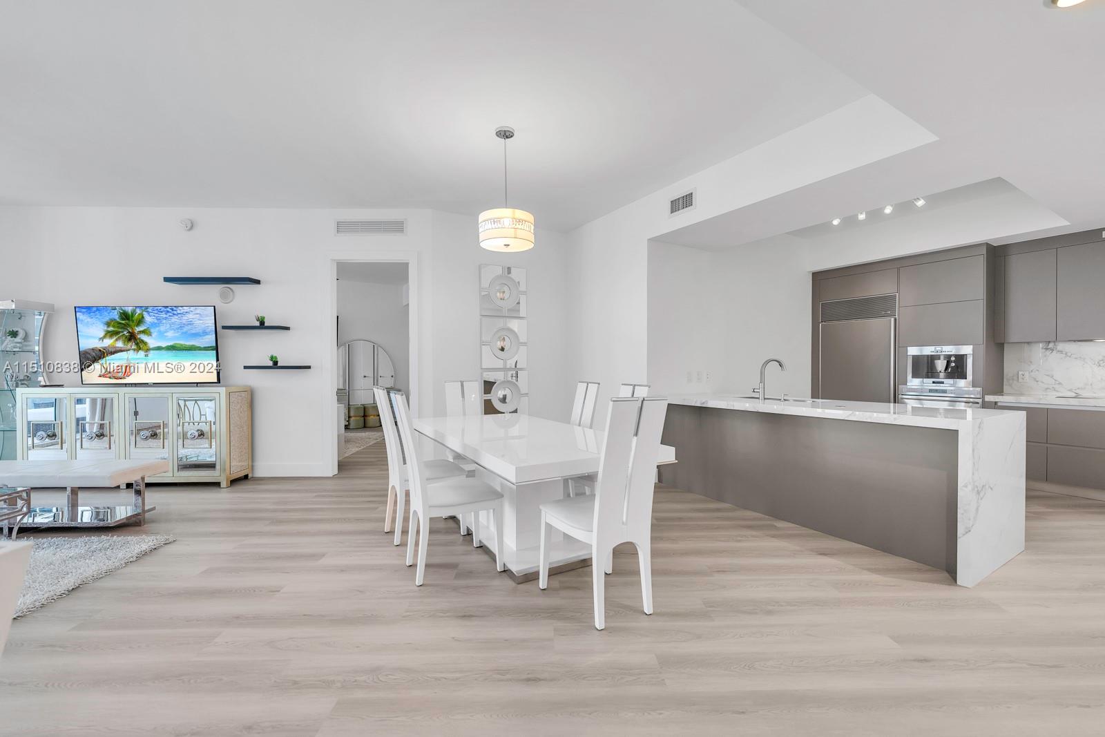 15901 Collins Ave 903, Sunny Isles Beach, Florida 33160, 3 Bedrooms Bedrooms, ,3 BathroomsBathrooms,Residential,For Sale,15901 Collins Ave 903,A11510838