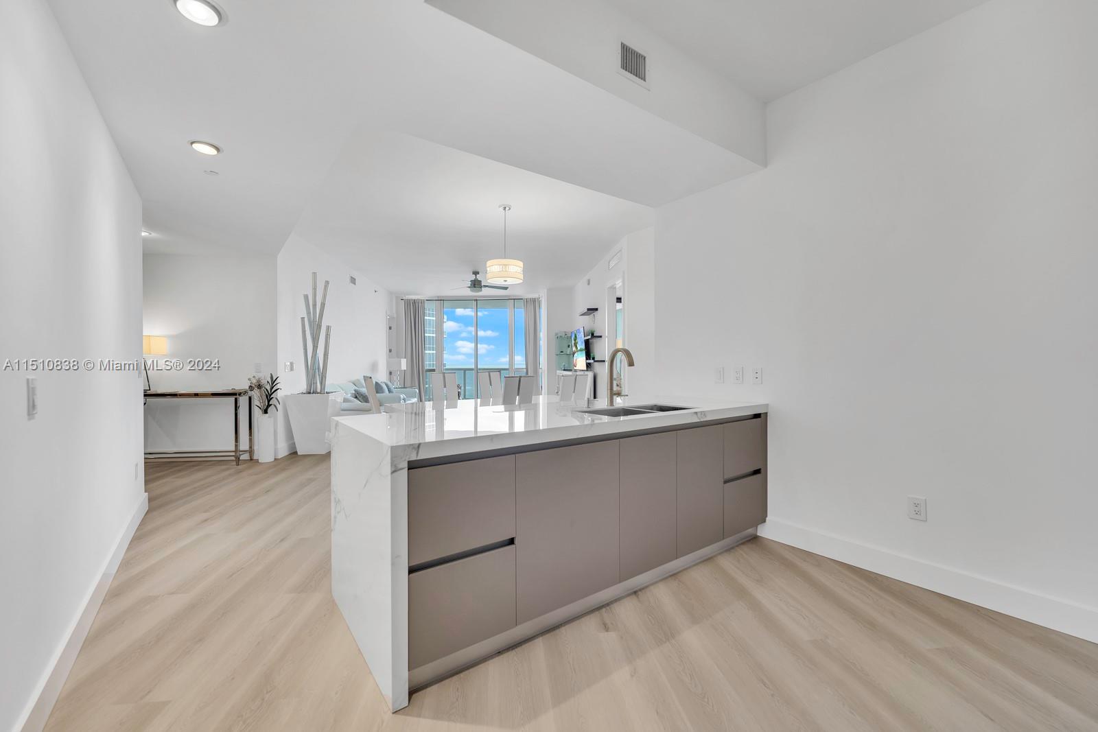 15901 Collins Ave 903, Sunny Isles Beach, Florida 33160, 3 Bedrooms Bedrooms, ,3 BathroomsBathrooms,Residential,For Sale,15901 Collins Ave 903,A11510838