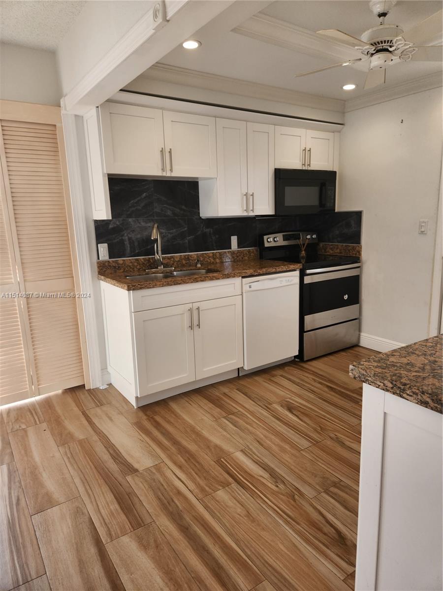 2924 Day Ave PH4N, Miami, Florida 33133, 2 Bedrooms Bedrooms, ,2 BathroomsBathrooms,Residentiallease,For Rent,2924 Day Ave PH4N,A11514087