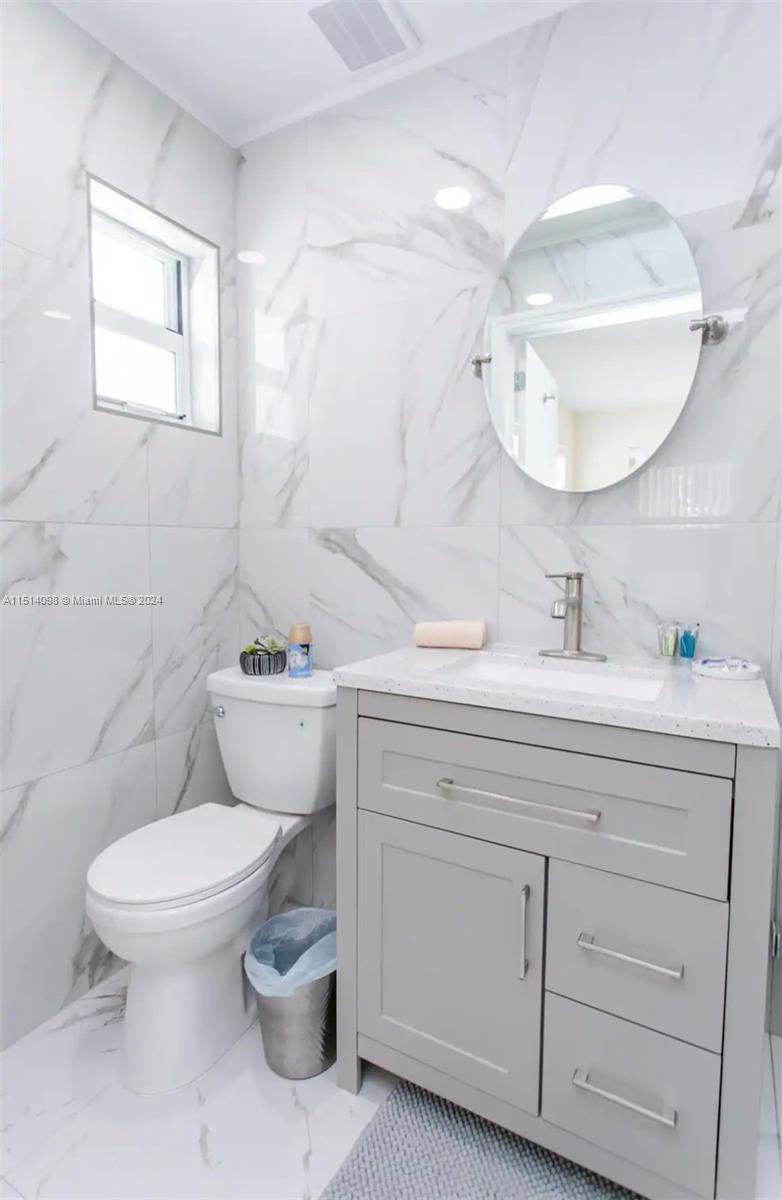 1716 Liberty St 0, Hollywood, Florida 33020, 4 Bedrooms Bedrooms, ,4 BathroomsBathrooms,Residentiallease,For Rent,1716 Liberty St 0,A11514098