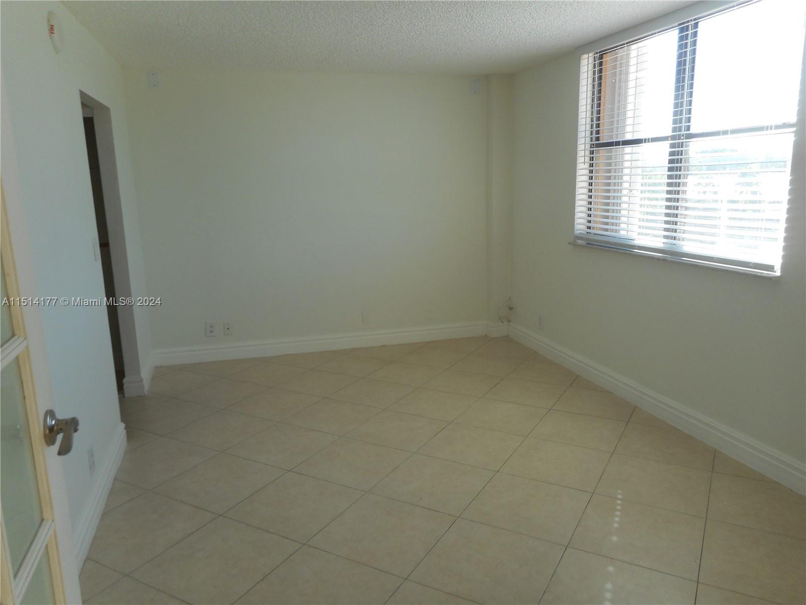 2450 NE 135th St 207, North Miami, Florida 33181, 1 Bedroom Bedrooms, ,1 BathroomBathrooms,Residential,For Sale,2450 NE 135th St 207,A11514177
