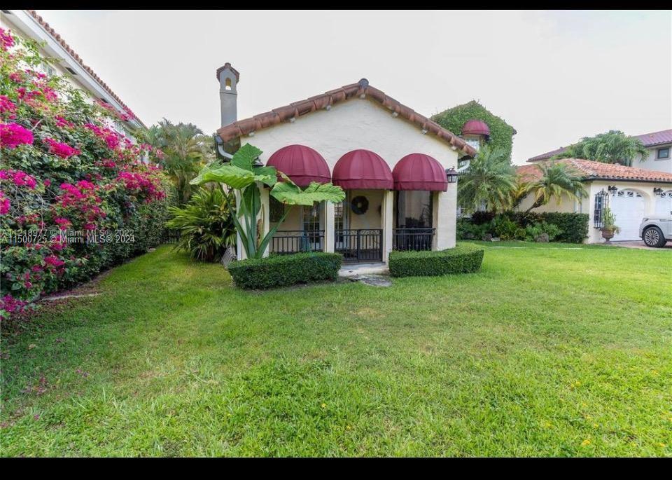 4206 Alhambra Cir, Coral Gables, Florida 33146, 4 Bedrooms Bedrooms, ,4 BathroomsBathrooms,Residential,For Sale,4206 Alhambra Cir,A11500725