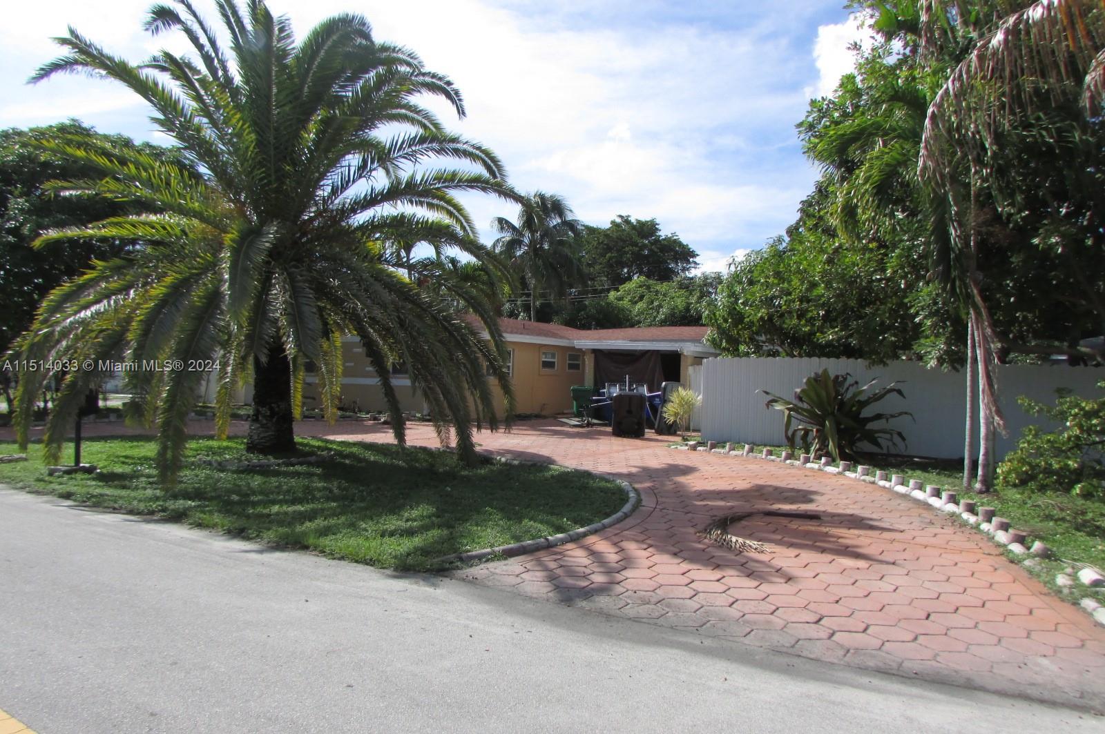 2902 SW 67th Ter, Miramar, Florida 33023, 4 Bedrooms Bedrooms, ,2 BathroomsBathrooms,Residential,For Sale,2902 SW 67th Ter,A11514033