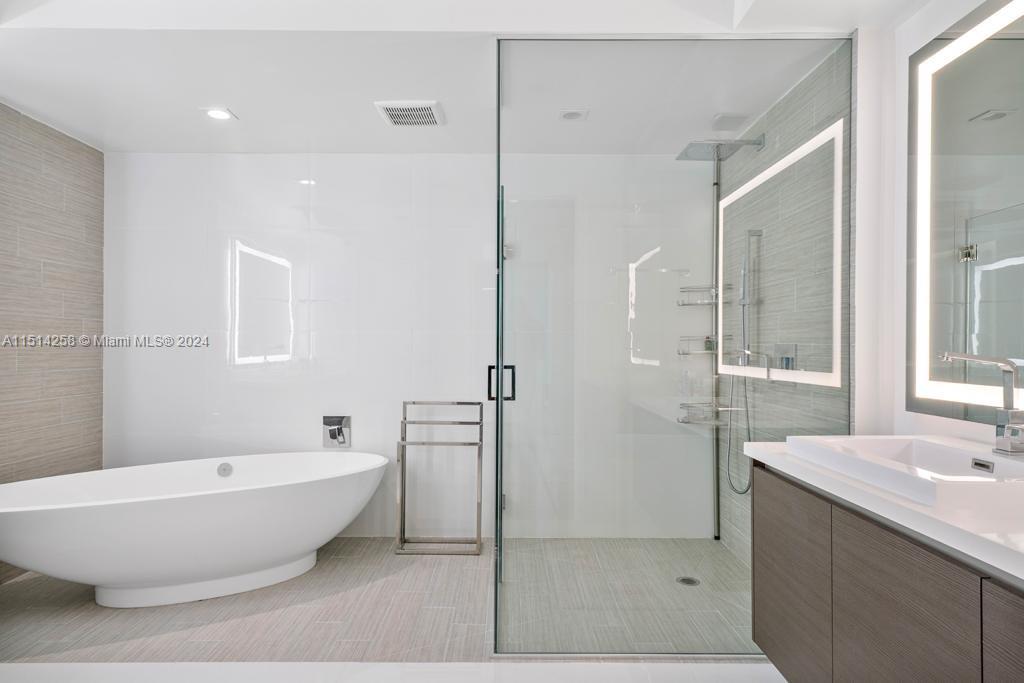330 Sunny Isles Blvd 5-1501, Sunny Isles Beach, Florida 33160, 3 Bedrooms Bedrooms, ,3 BathroomsBathrooms,Residential,For Sale,330 Sunny Isles Blvd 5-1501,A11514258