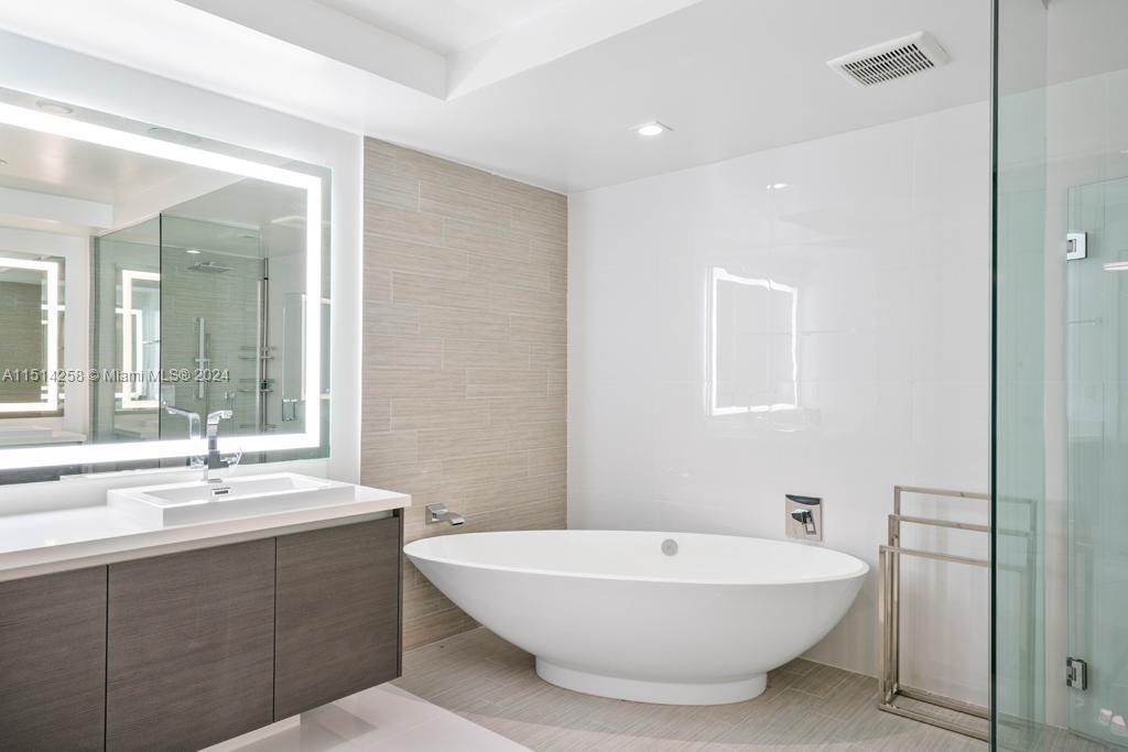 330 Sunny Isles Blvd 5-1501, Sunny Isles Beach, Florida 33160, 3 Bedrooms Bedrooms, ,3 BathroomsBathrooms,Residential,For Sale,330 Sunny Isles Blvd 5-1501,A11514258