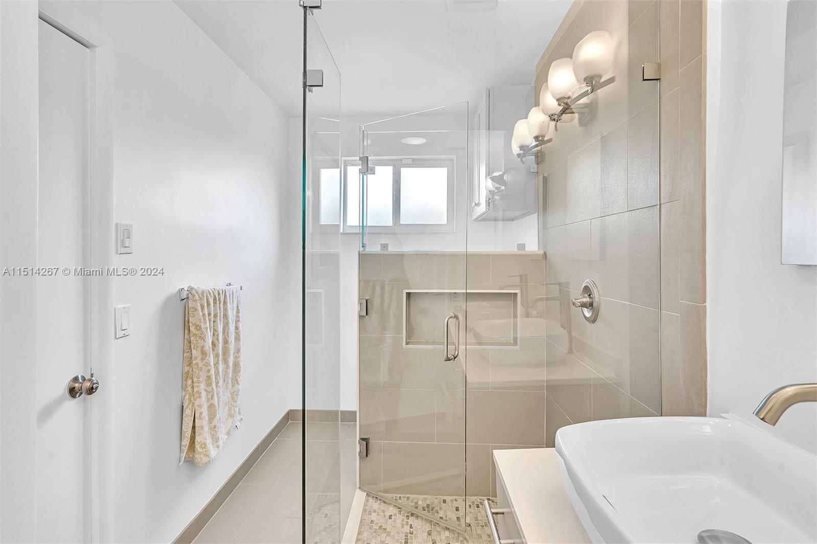 3437 Buchanan St, Hollywood, Florida 33021, 3 Bedrooms Bedrooms, ,3 BathroomsBathrooms,Residentiallease,For Rent,3437 Buchanan St,A11514267