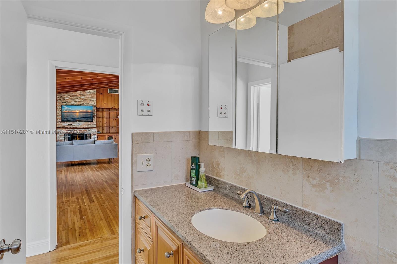 3437 Buchanan St, Hollywood, Florida 33021, 3 Bedrooms Bedrooms, ,3 BathroomsBathrooms,Residentiallease,For Rent,3437 Buchanan St,A11514267