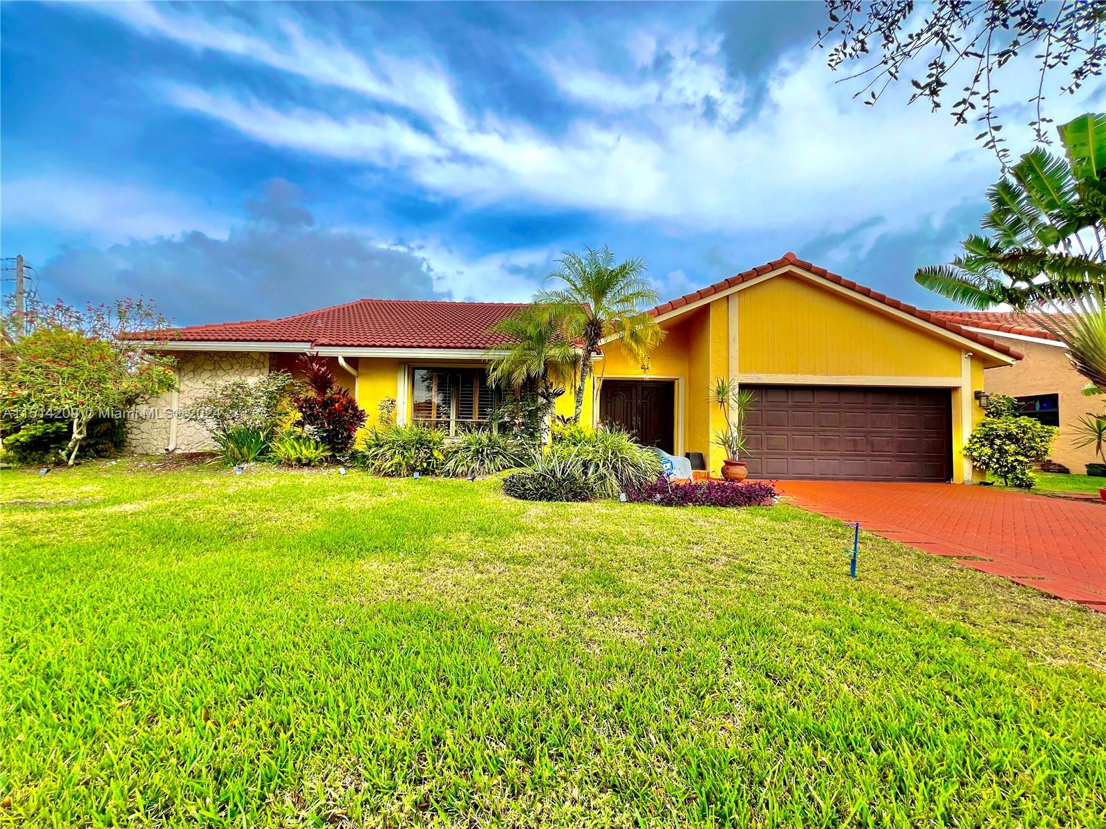 706 NW 102nd Way, Plantation, Florida 33324, 4 Bedrooms Bedrooms, ,2 BathroomsBathrooms,Residential,For Sale,706 NW 102nd Way,A11514209