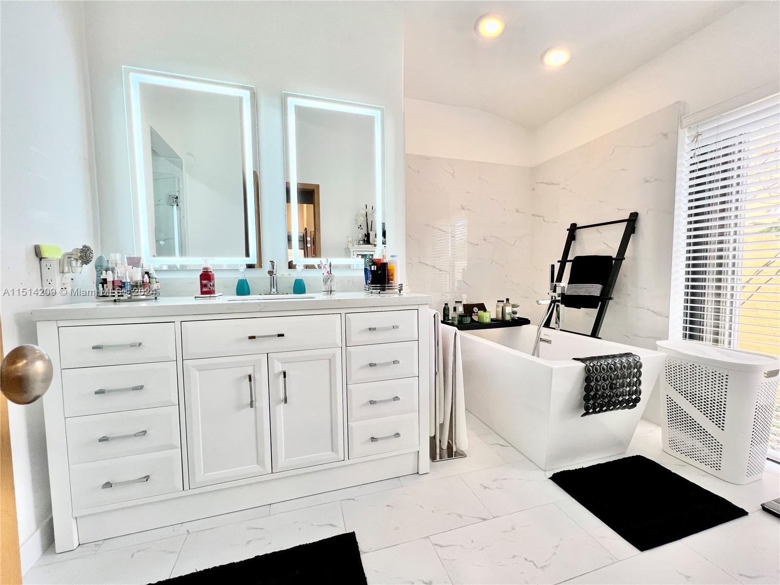 706 NW 102nd Way, Plantation, Florida 33324, 4 Bedrooms Bedrooms, ,2 BathroomsBathrooms,Residential,For Sale,706 NW 102nd Way,A11514209