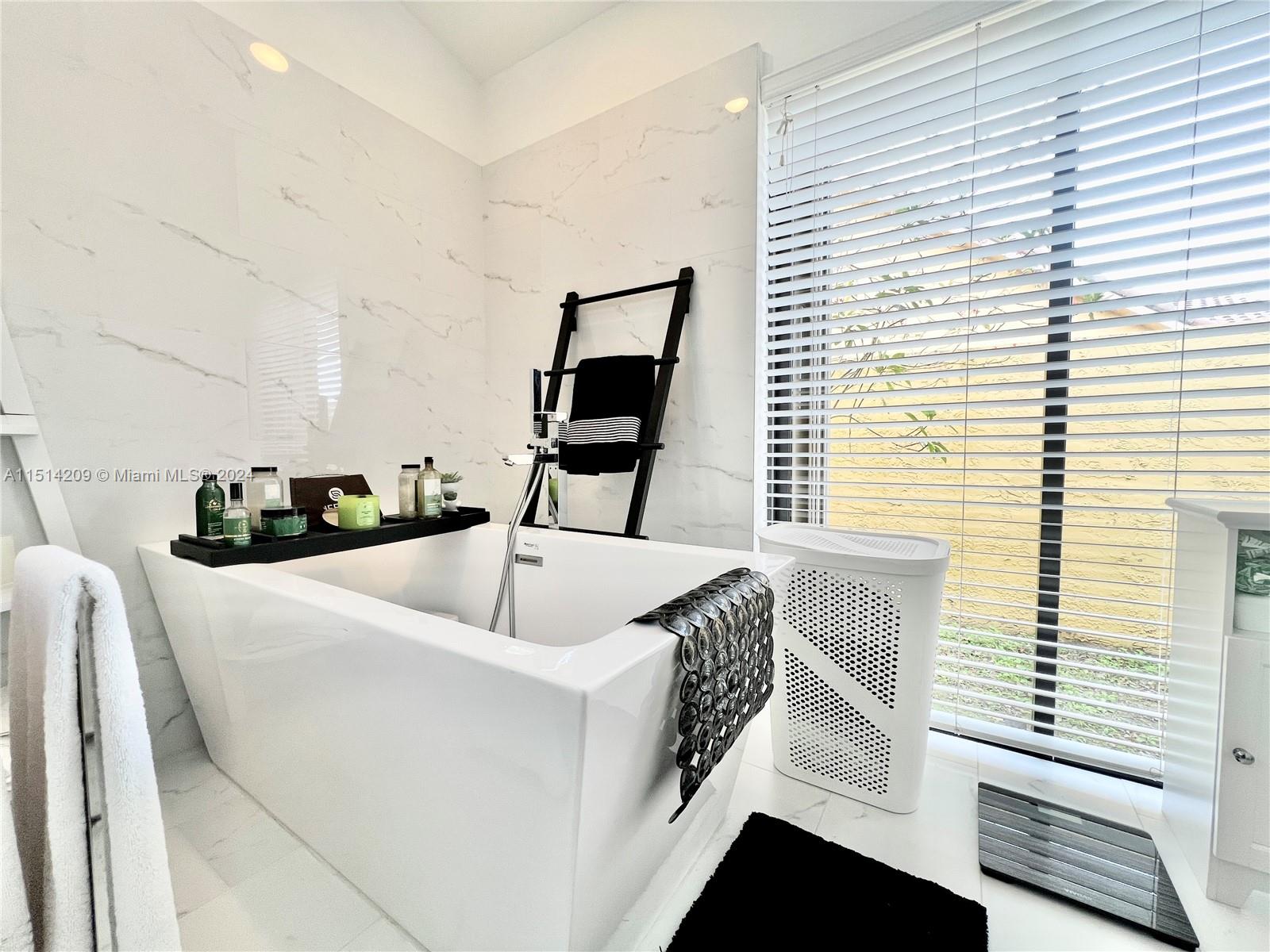 706 NW 102nd Way, Plantation, Florida 33324, 4 Bedrooms Bedrooms, ,2 BathroomsBathrooms,Residential,For Sale,706 NW 102nd Way,A11514209
