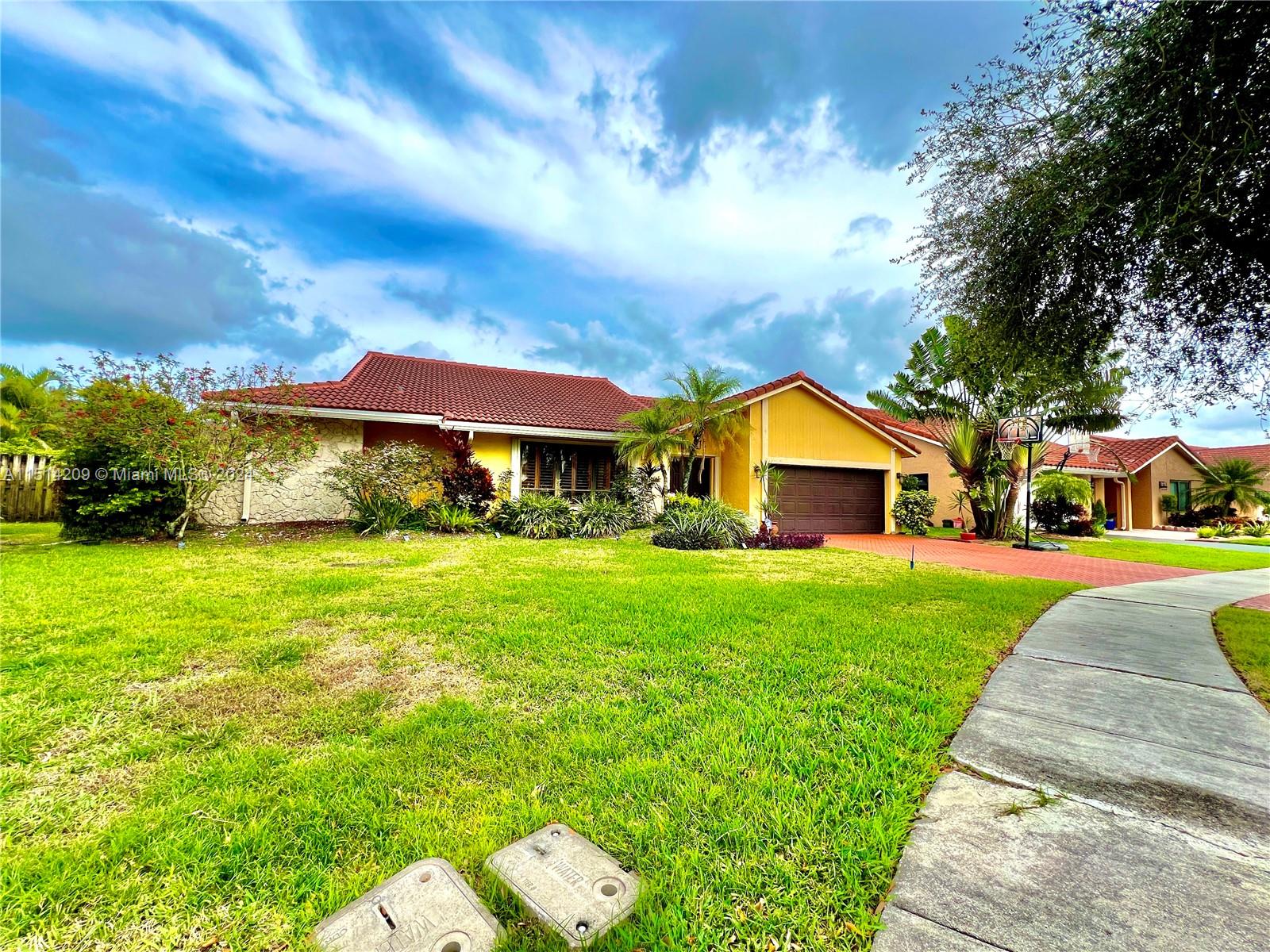 706 NW 102nd Way, Plantation, Florida 33324, 4 Bedrooms Bedrooms, ,2 BathroomsBathrooms,Residential,For Sale,706 NW 102nd Way,A11514209