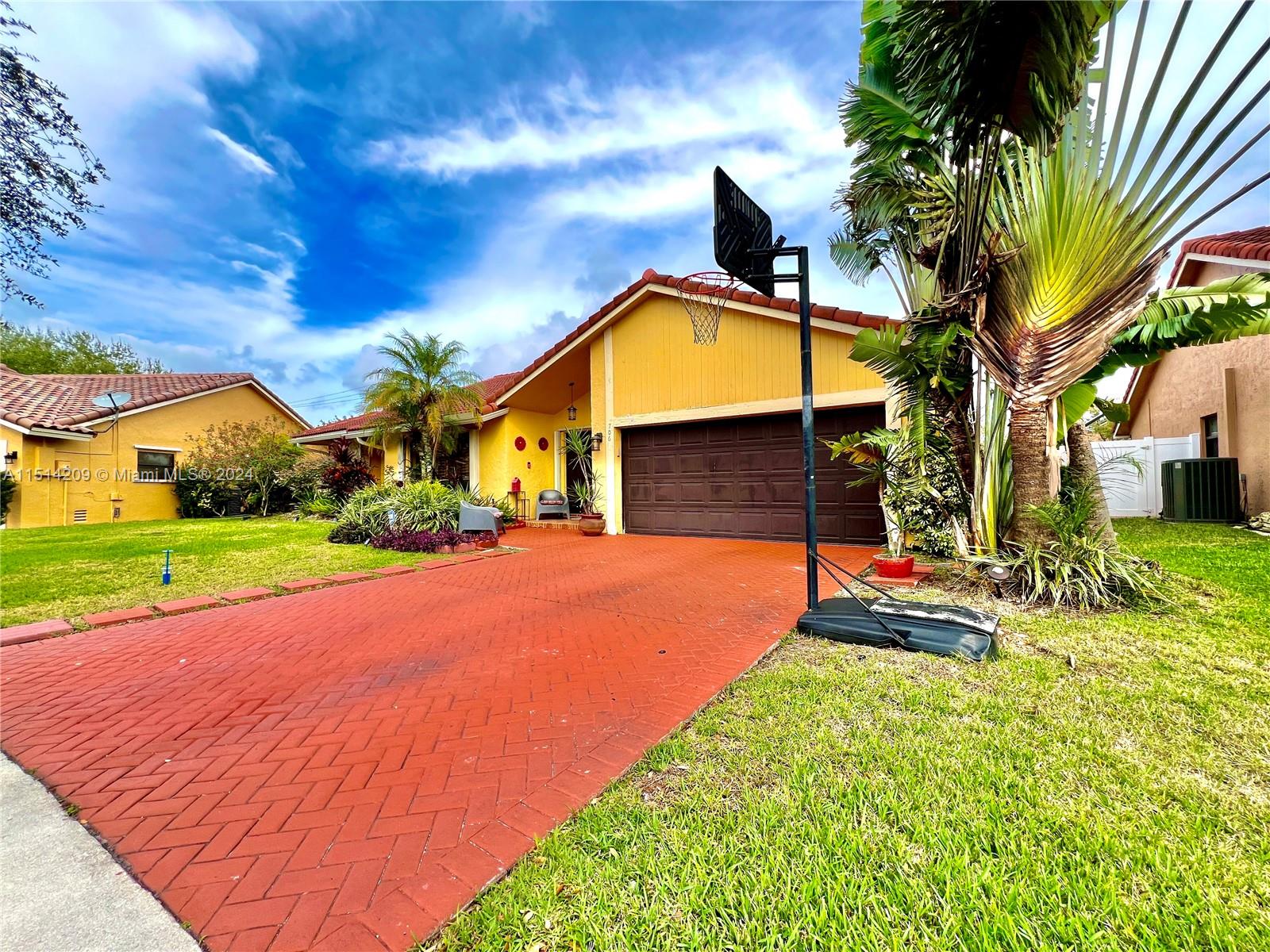 706 NW 102nd Way, Plantation, Florida 33324, 4 Bedrooms Bedrooms, ,2 BathroomsBathrooms,Residential,For Sale,706 NW 102nd Way,A11514209