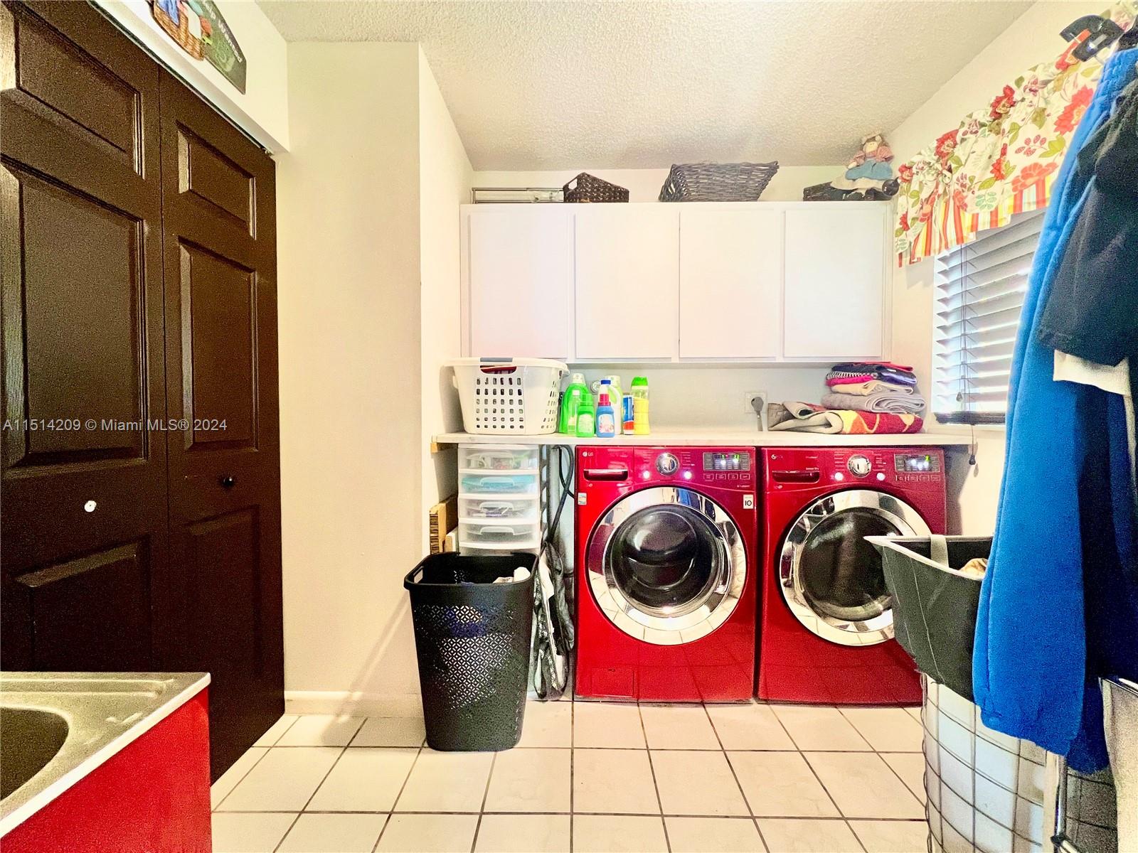 706 NW 102nd Way, Plantation, Florida 33324, 4 Bedrooms Bedrooms, ,2 BathroomsBathrooms,Residential,For Sale,706 NW 102nd Way,A11514209