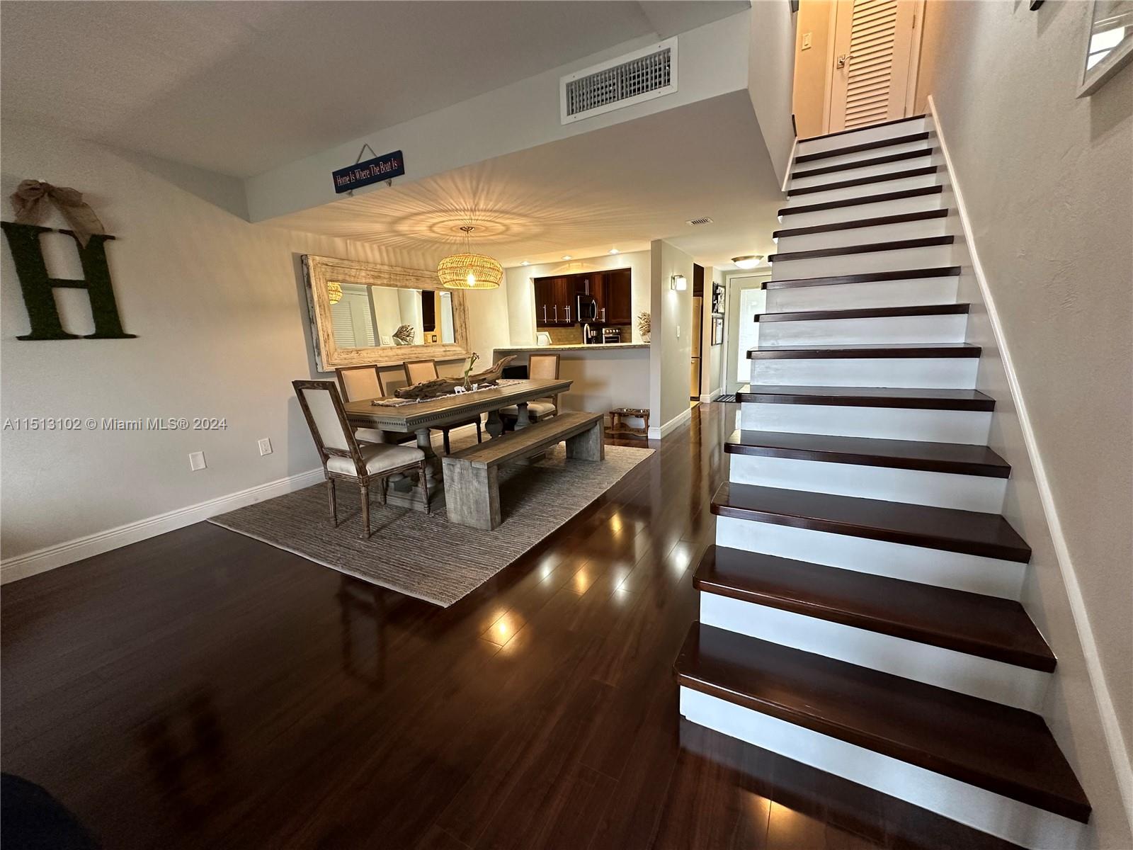 6901 Edgewater Dr 317, Coral Gables, Florida 33133, 2 Bedrooms Bedrooms, ,2 BathroomsBathrooms,Residentiallease,For Rent,6901 Edgewater Dr 317,A11513102