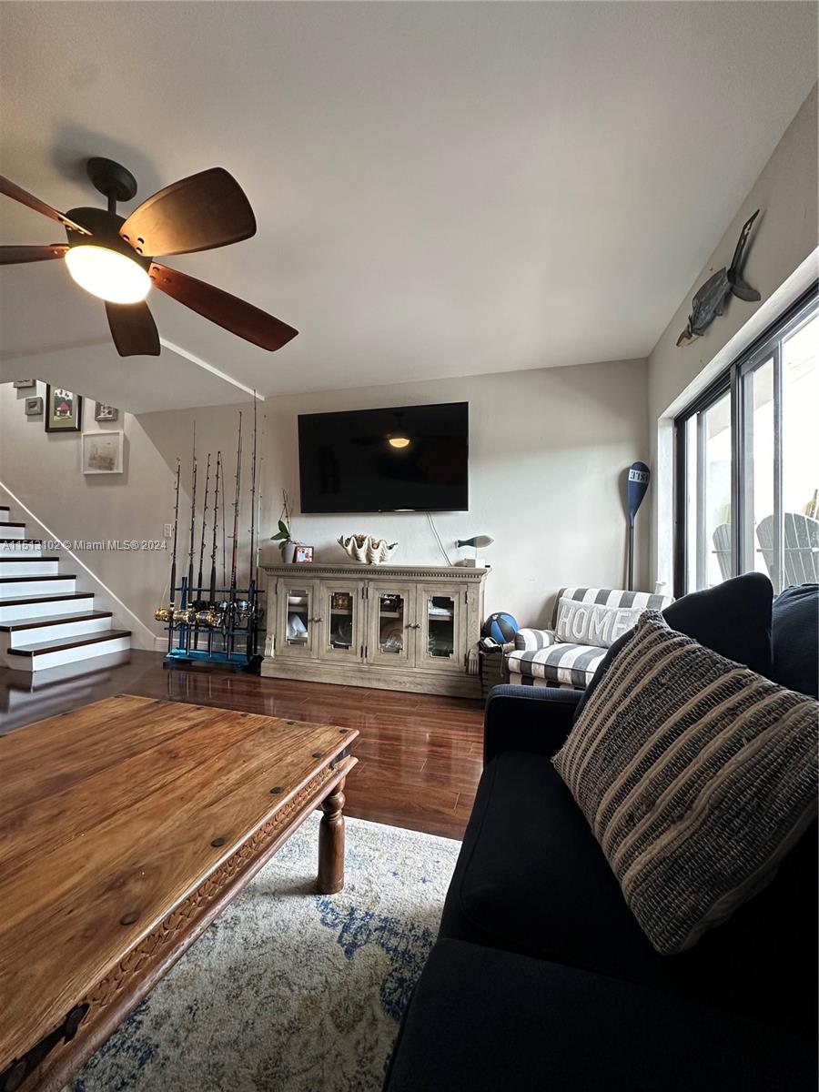6901 Edgewater Dr 317, Coral Gables, Florida 33133, 2 Bedrooms Bedrooms, ,2 BathroomsBathrooms,Residentiallease,For Rent,6901 Edgewater Dr 317,A11513102