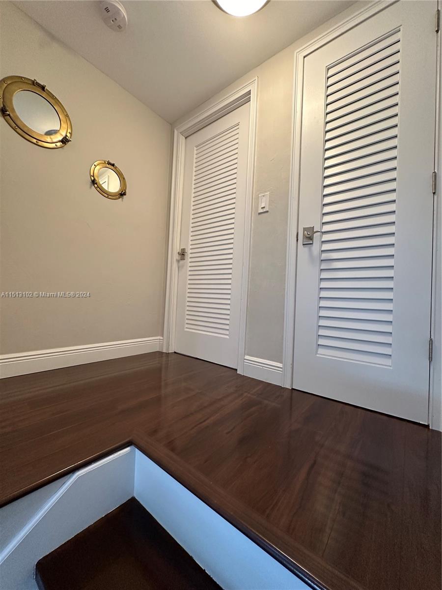 6901 Edgewater Dr 317, Coral Gables, Florida 33133, 2 Bedrooms Bedrooms, ,2 BathroomsBathrooms,Residentiallease,For Rent,6901 Edgewater Dr 317,A11513102