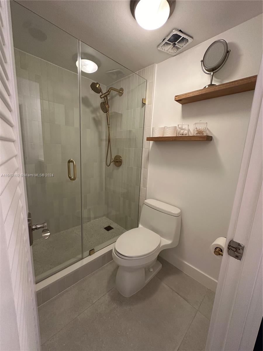 6901 Edgewater Dr 317, Coral Gables, Florida 33133, 2 Bedrooms Bedrooms, ,2 BathroomsBathrooms,Residentiallease,For Rent,6901 Edgewater Dr 317,A11513102
