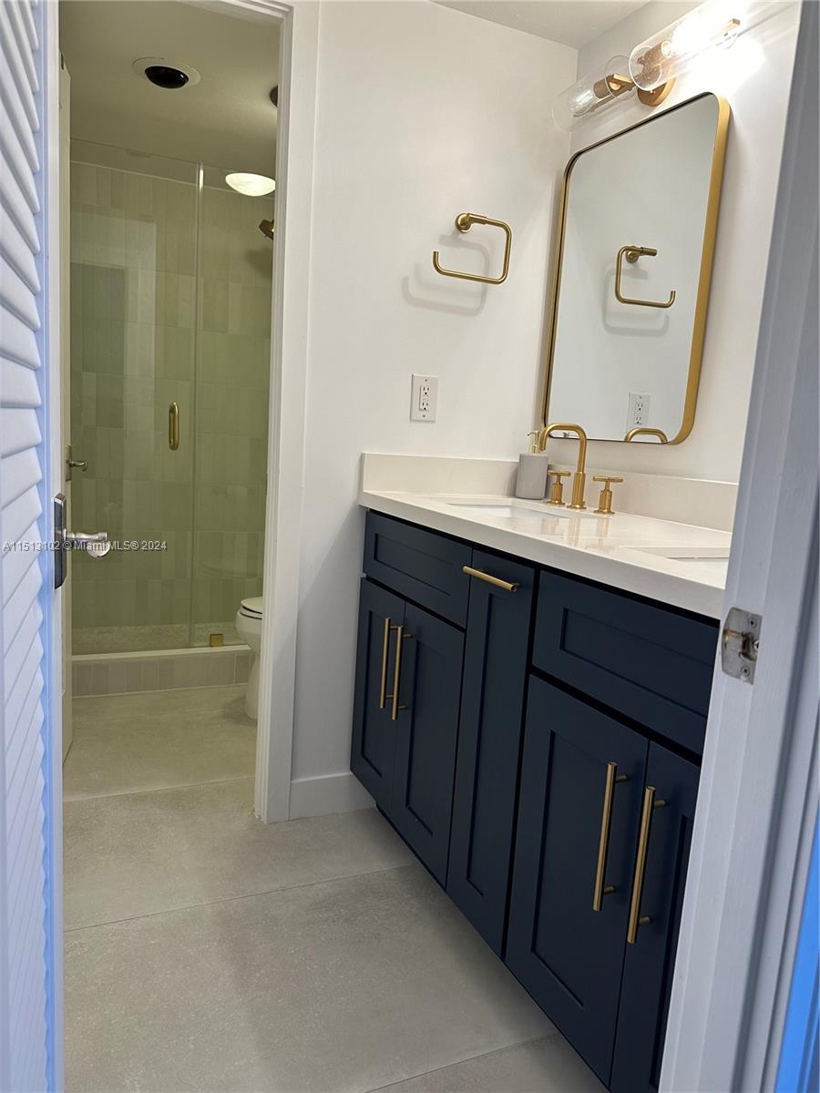 6901 Edgewater Dr 317, Coral Gables, Florida 33133, 2 Bedrooms Bedrooms, ,2 BathroomsBathrooms,Residentiallease,For Rent,6901 Edgewater Dr 317,A11513102