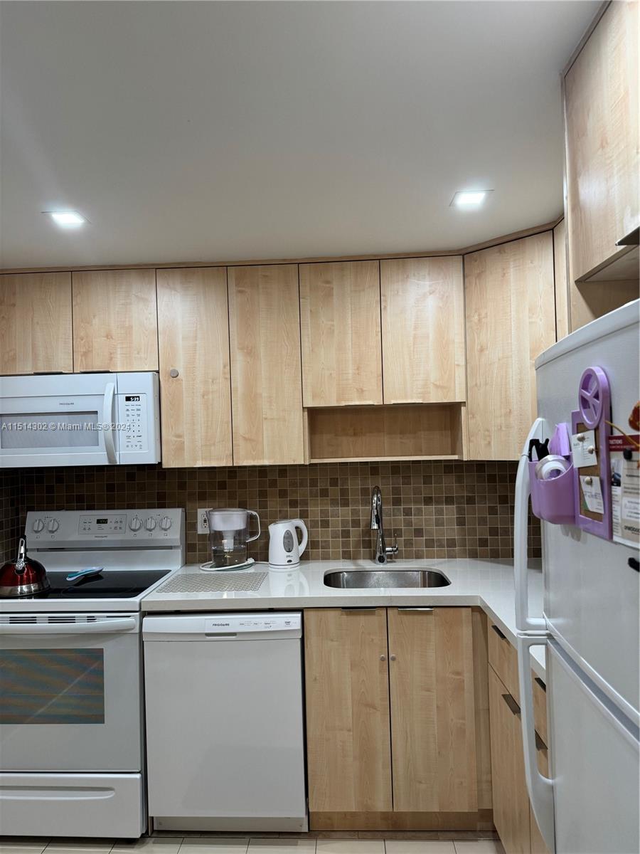 16851 NE 23rd Ave B101, North Miami Beach, Florida 33160, 2 Bedrooms Bedrooms, ,2 BathroomsBathrooms,Residential,For Sale,16851 NE 23rd Ave B101,A11514302